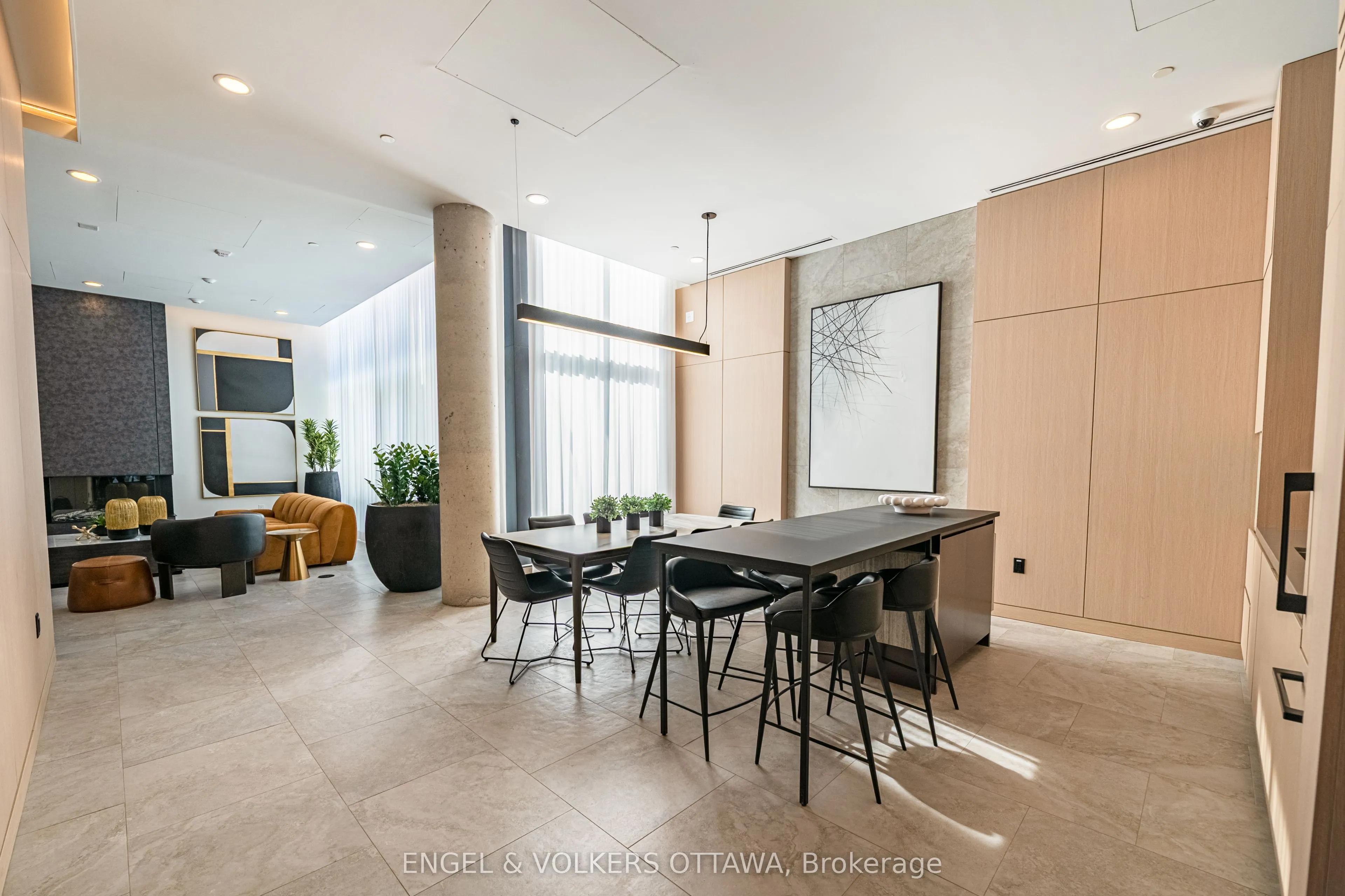 10 James Street #709