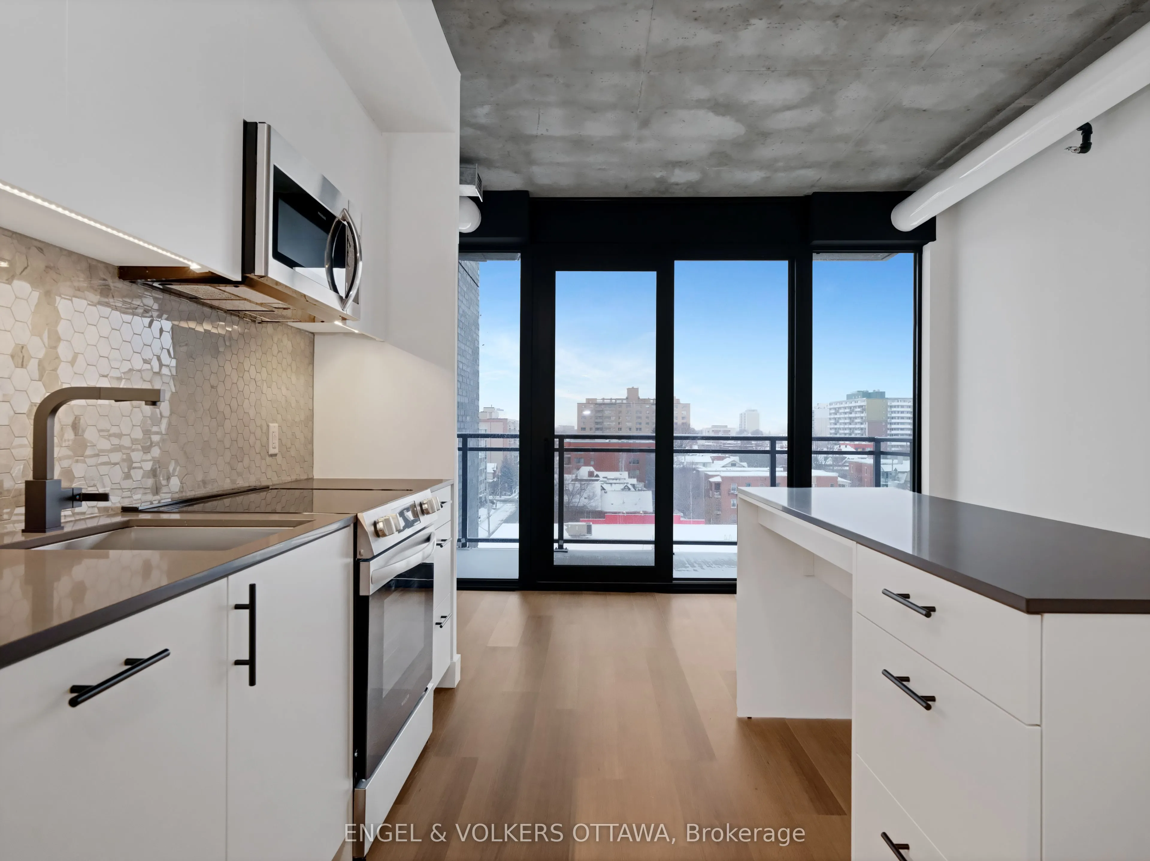 10 James Street, #613