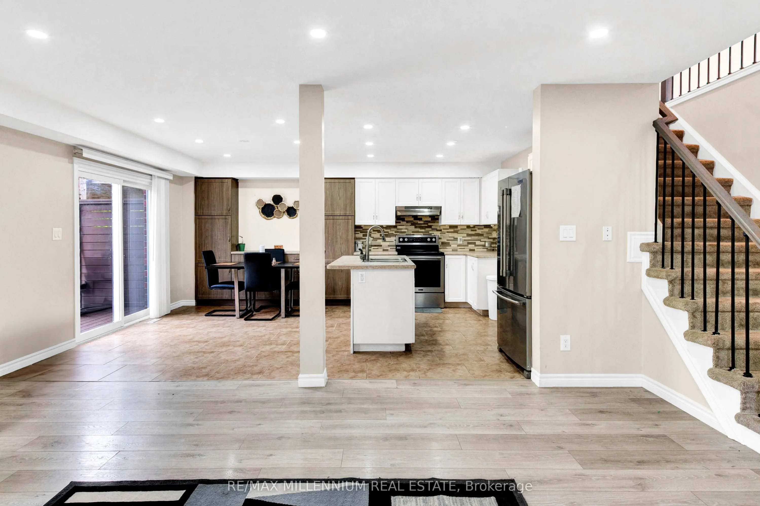 13 Ridgewood Court