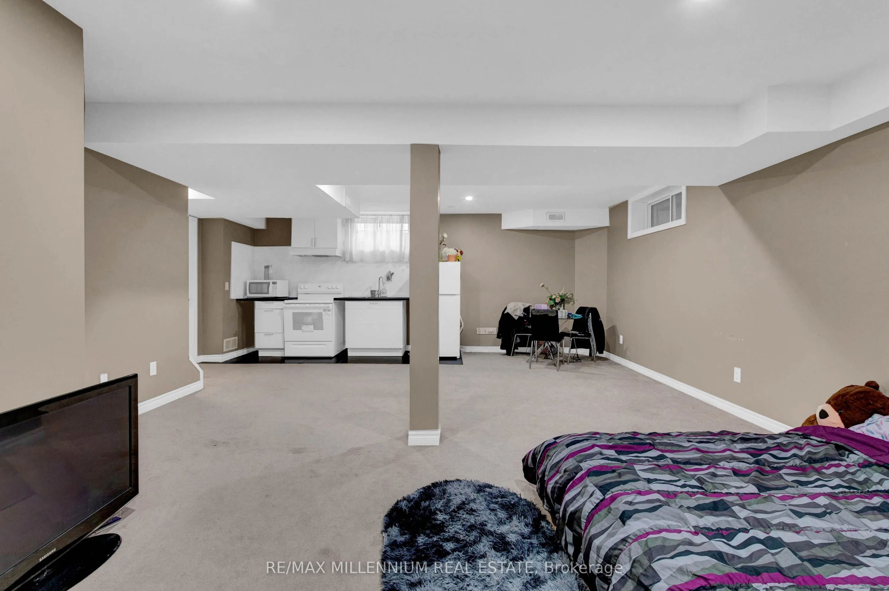 13 Ridgewood Court