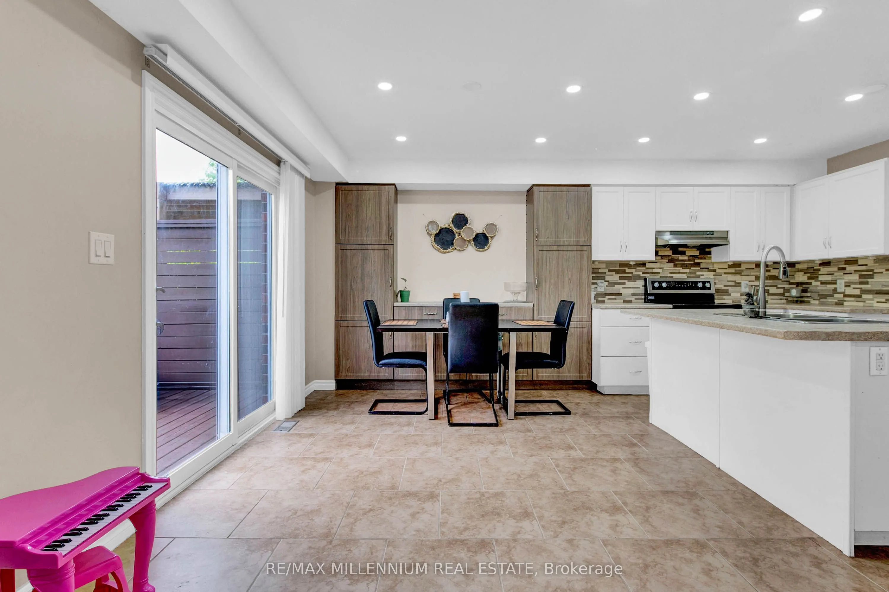 13 Ridgewood Court