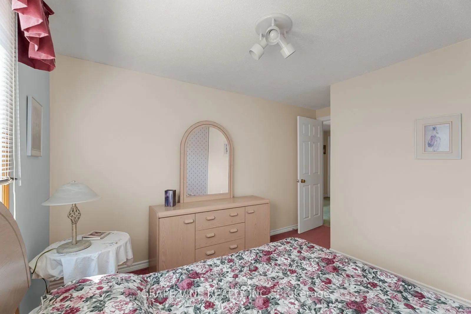 49 Tybalt Crescent