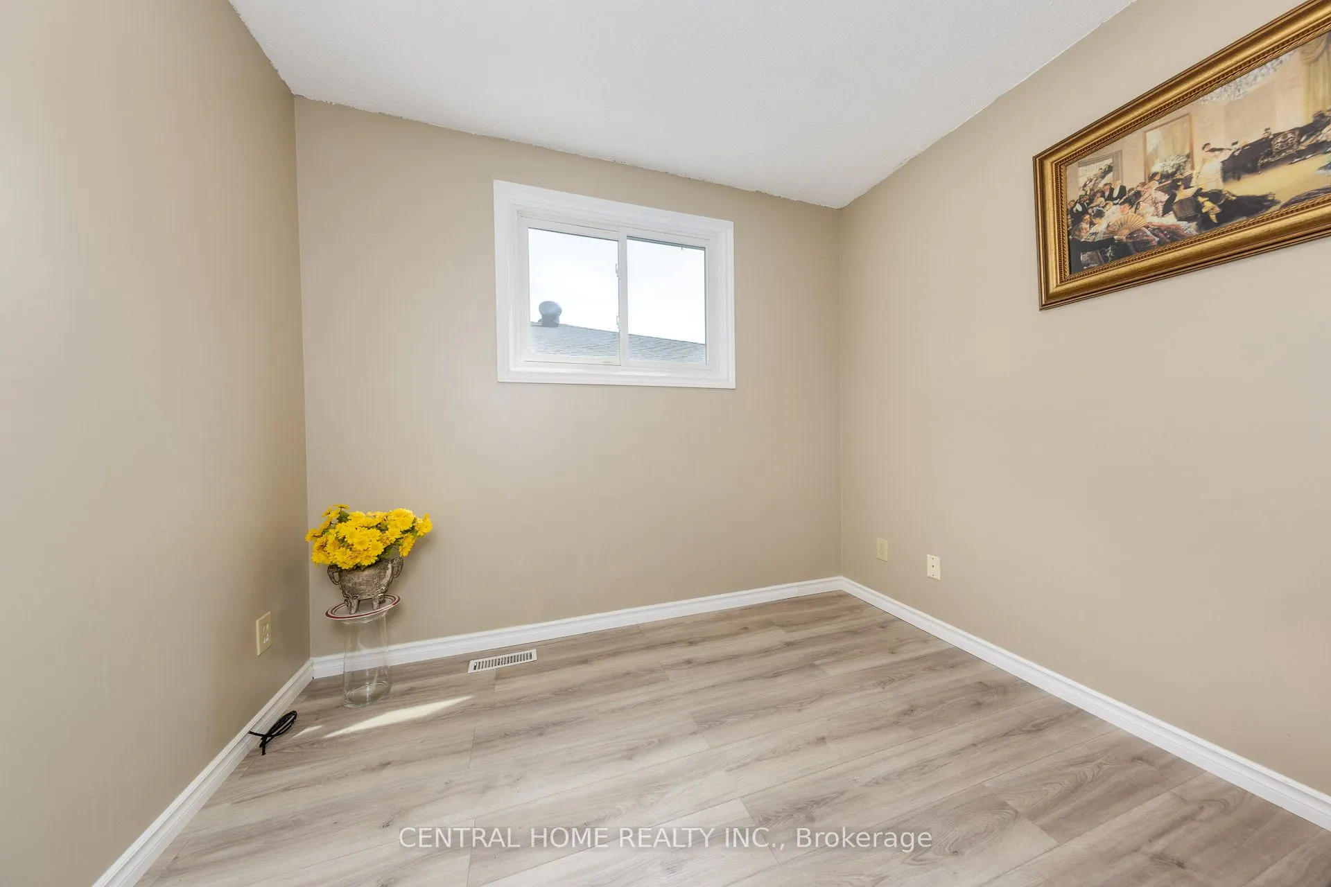 92 Pinemeadow Crescent