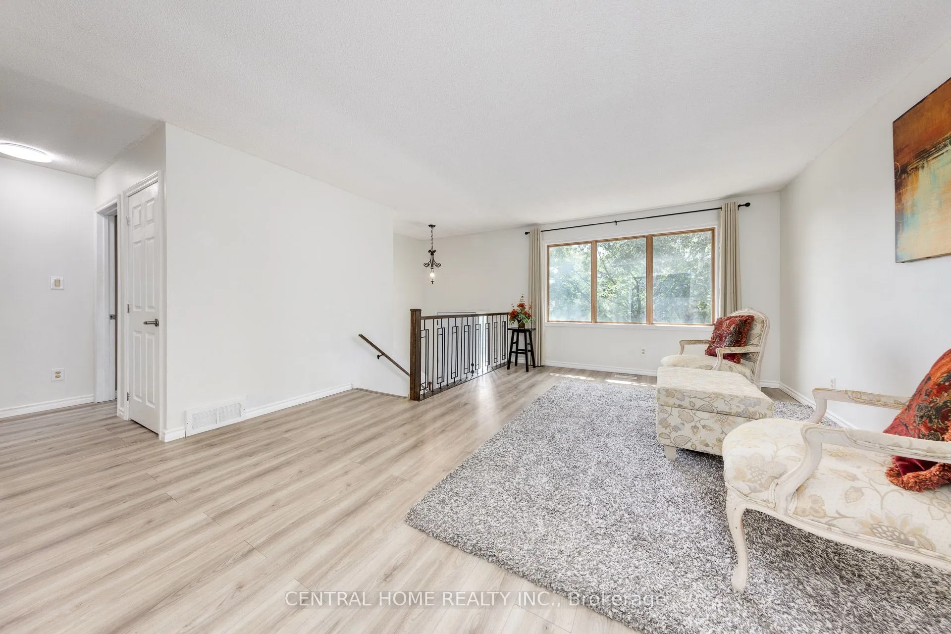 92 Pinemeadow Crescent