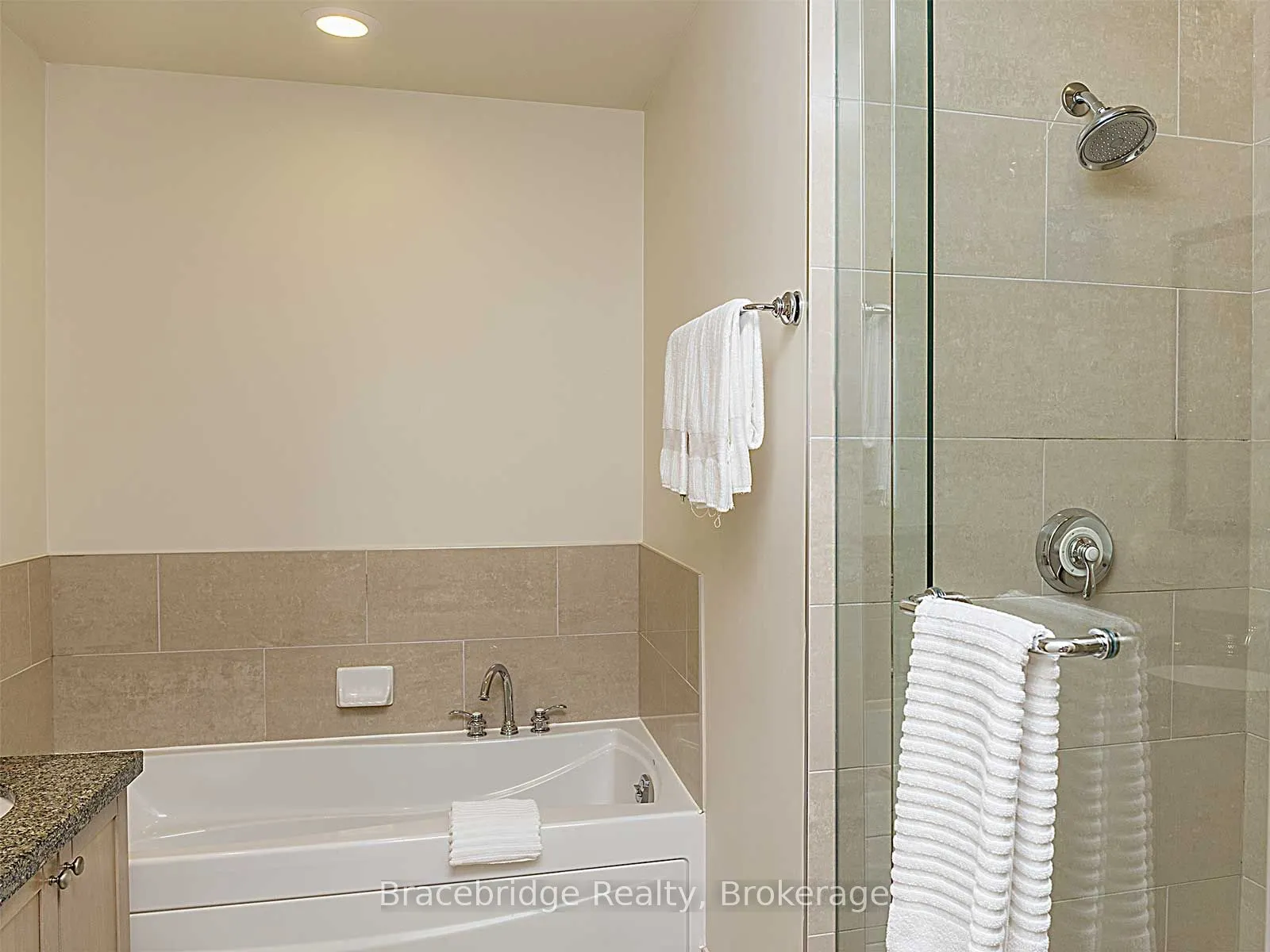 1869 Muskoka 118 Road W, #A103-D1