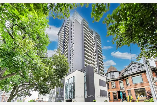 15 Queen Street S
