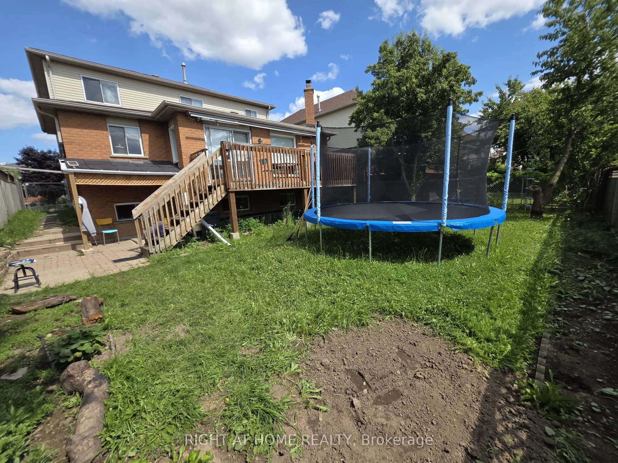 15 Lorilee Crescent