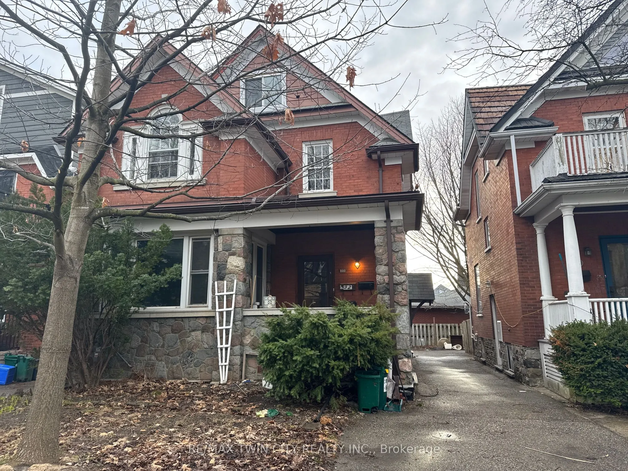 32 Simeon Street