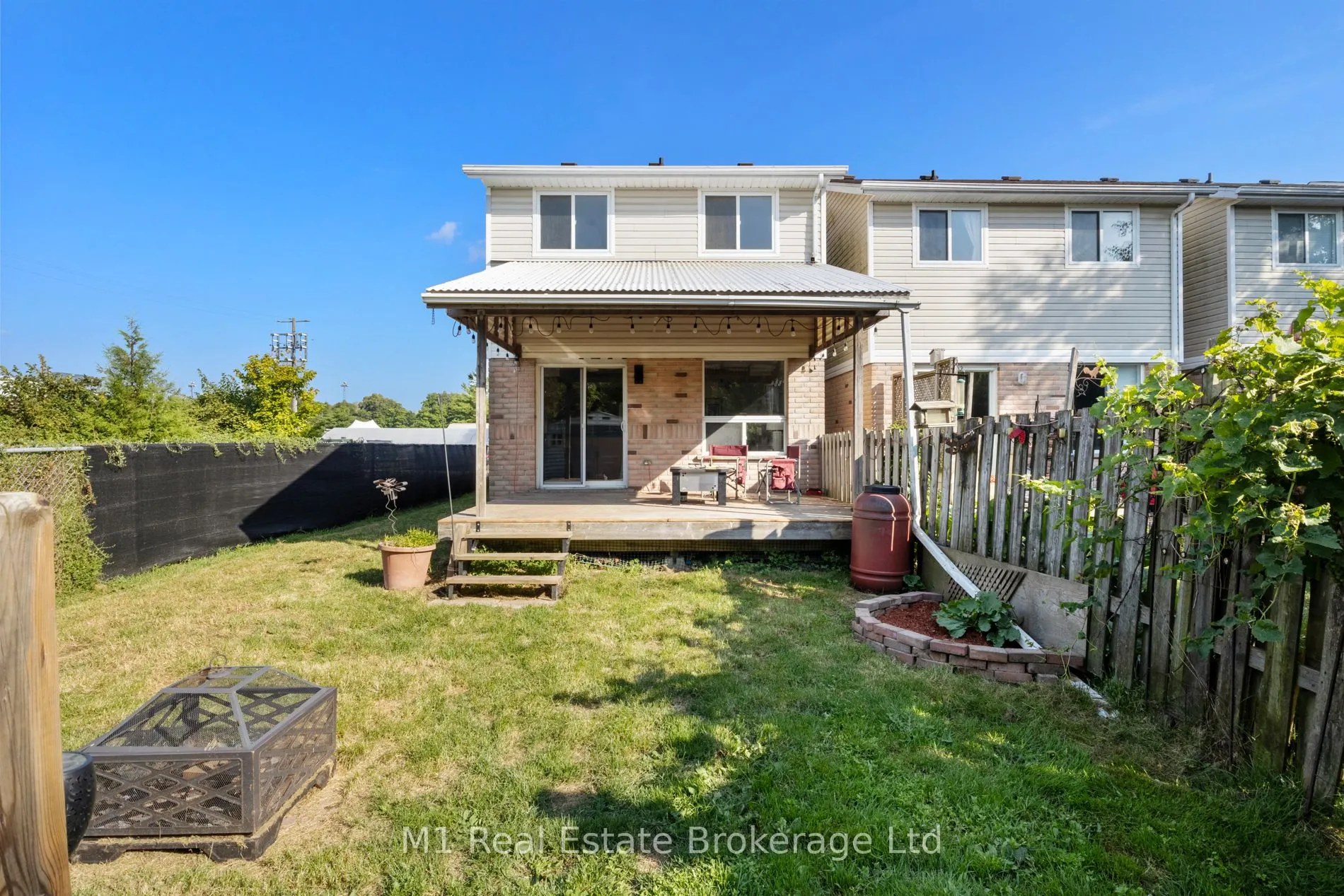 710 Denny Gate
