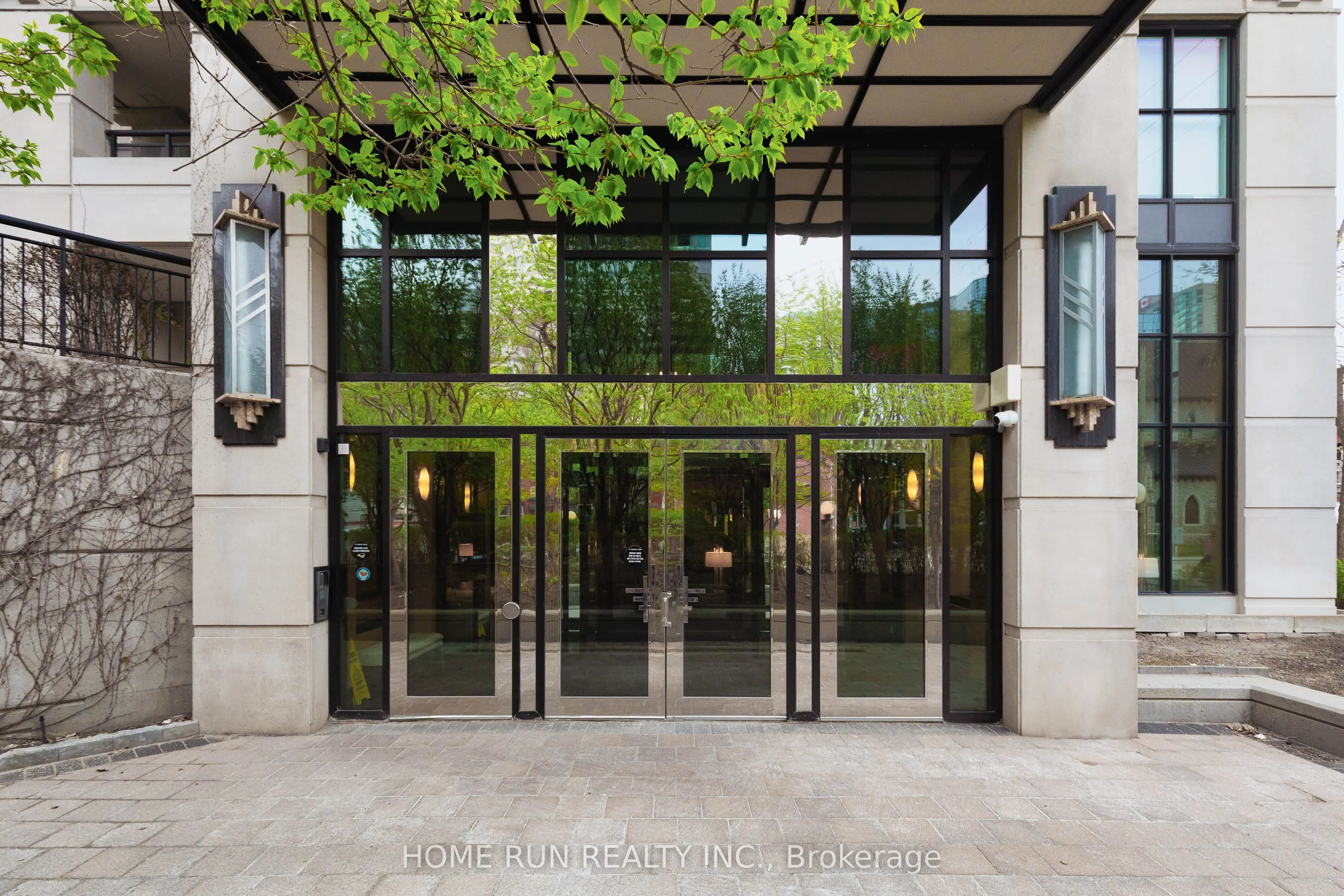 245 Kent Street, #708