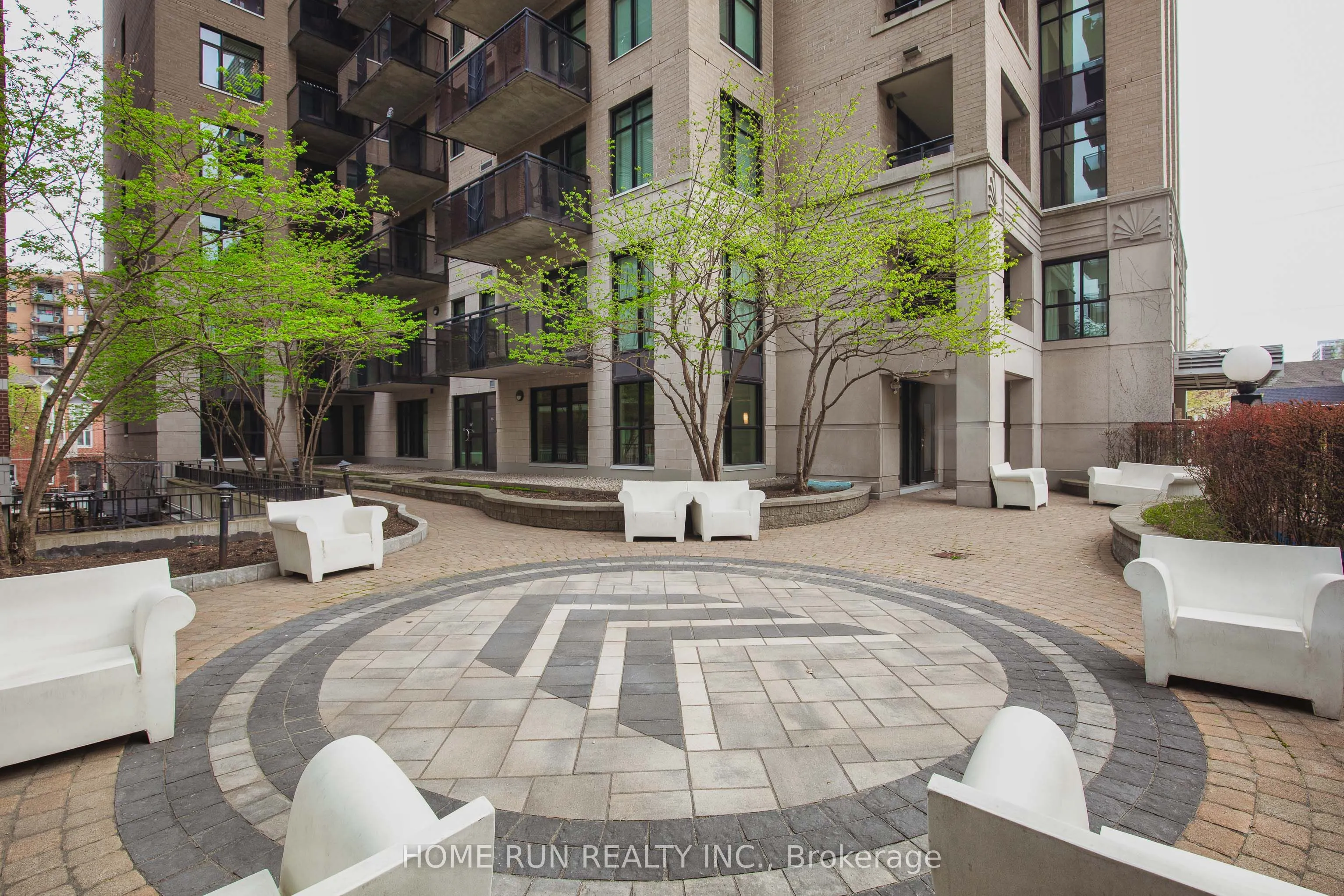 245 Kent Street, #708