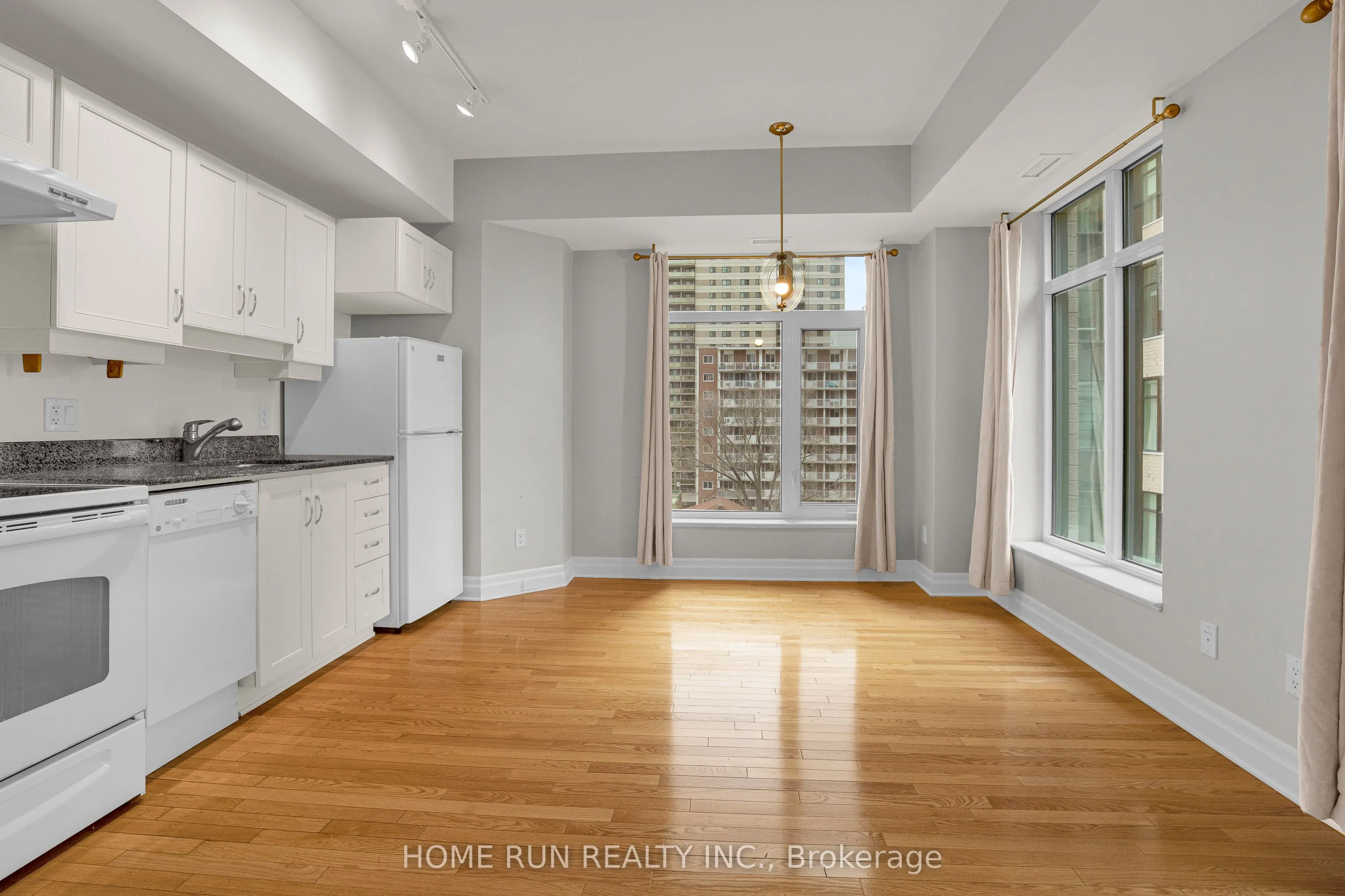 245 Kent Street, #708