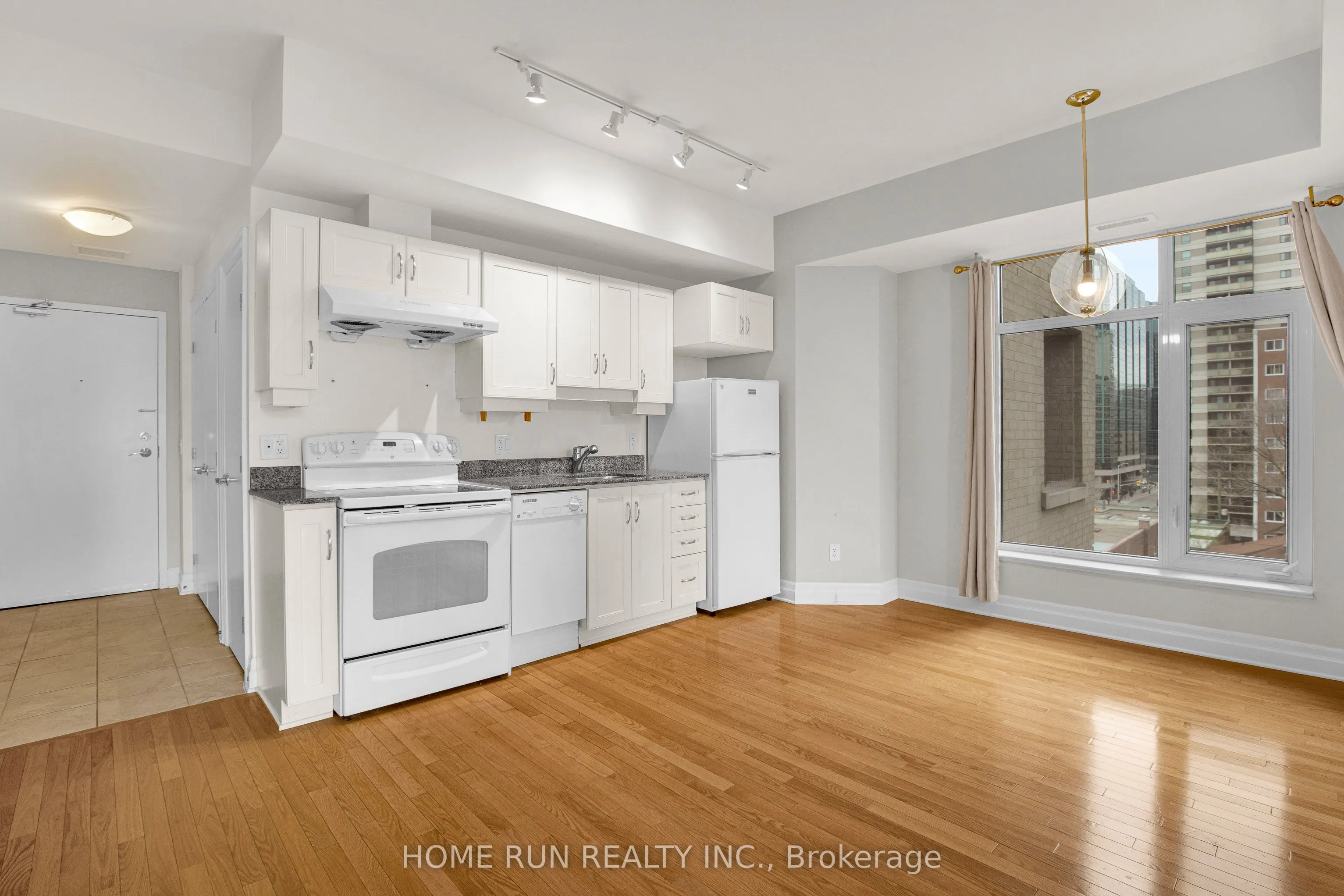 245 Kent Street, #708