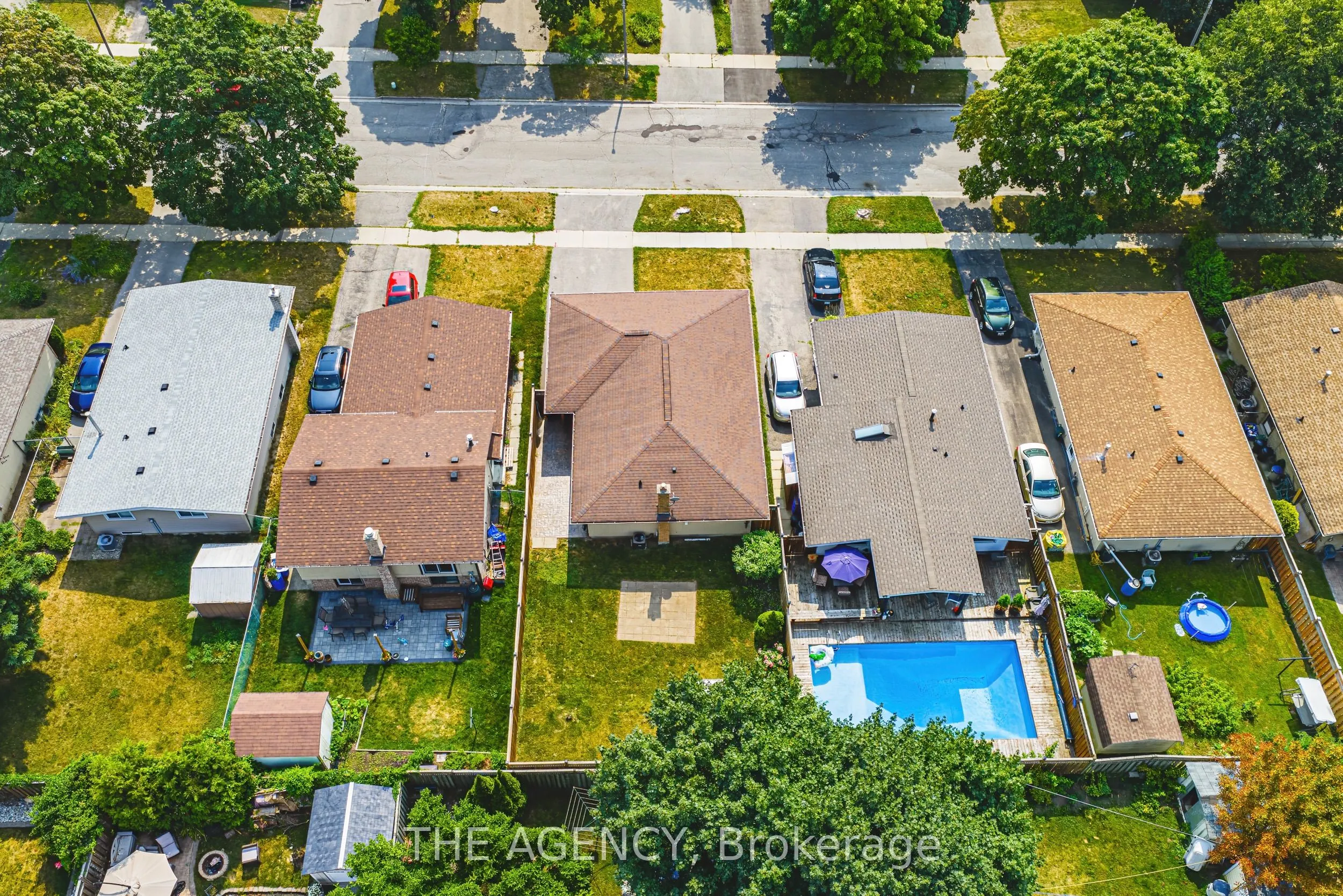 137 Pepperwood Crescent