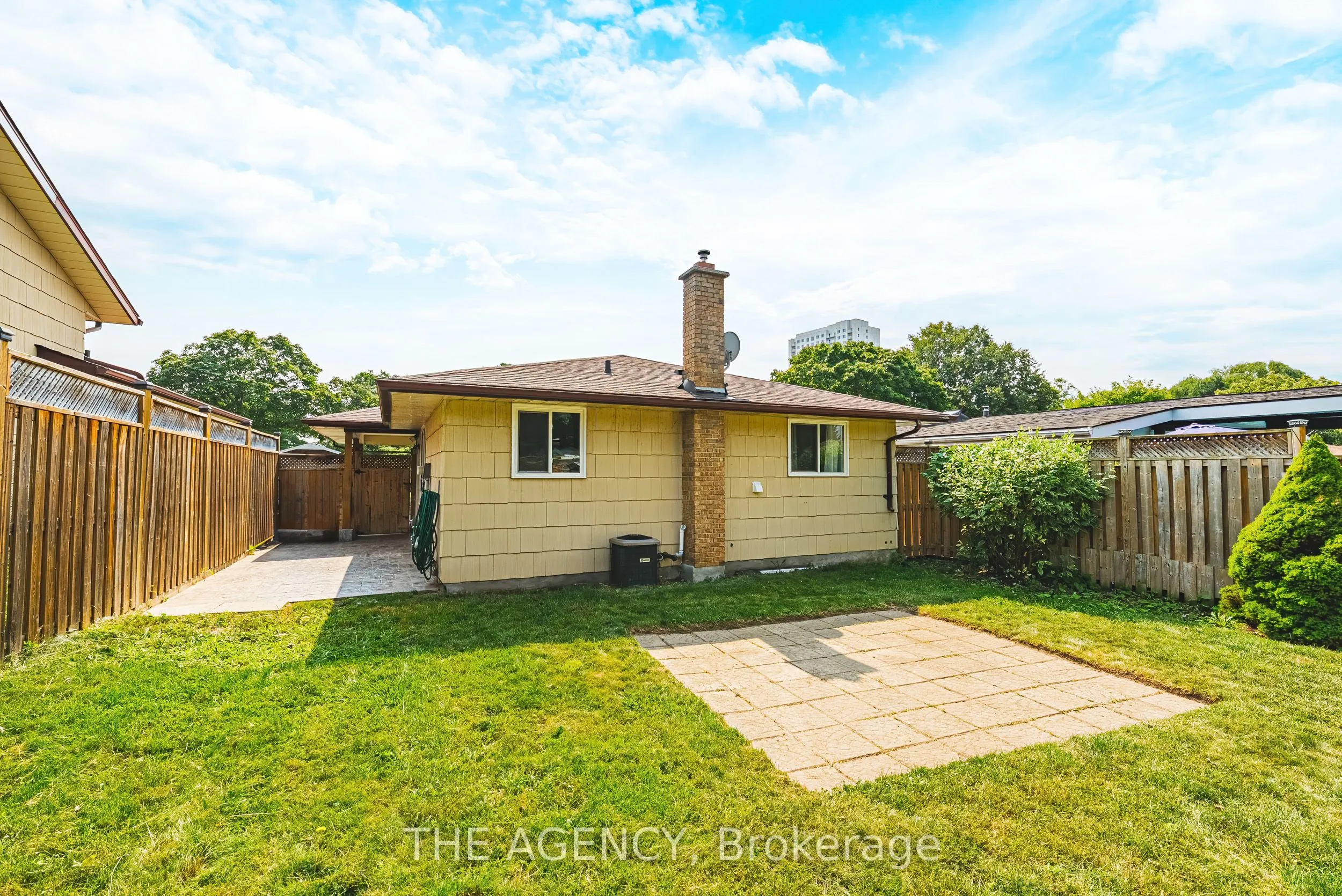 137 Pepperwood Crescent
