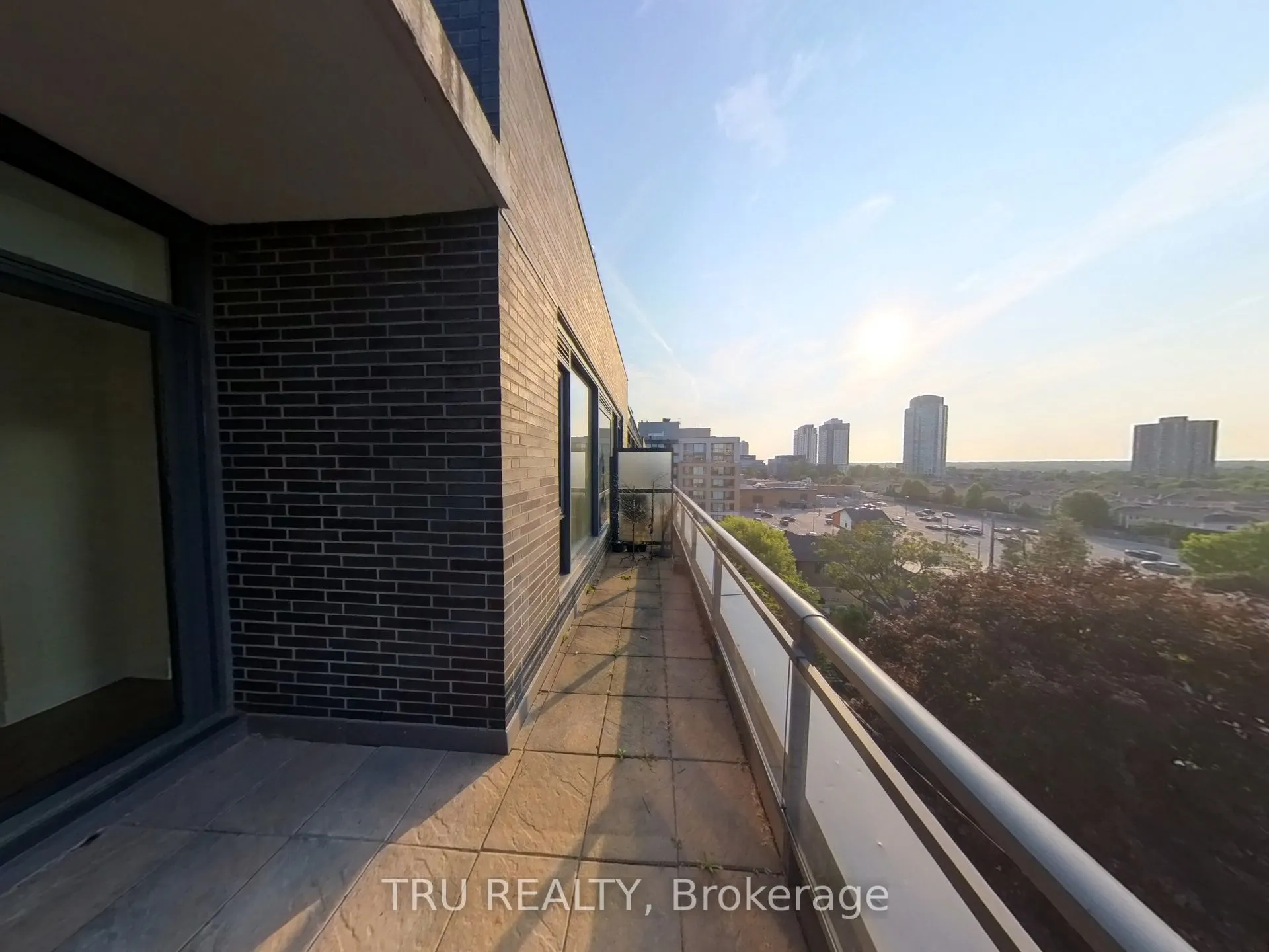 101 Richmond Road, #609