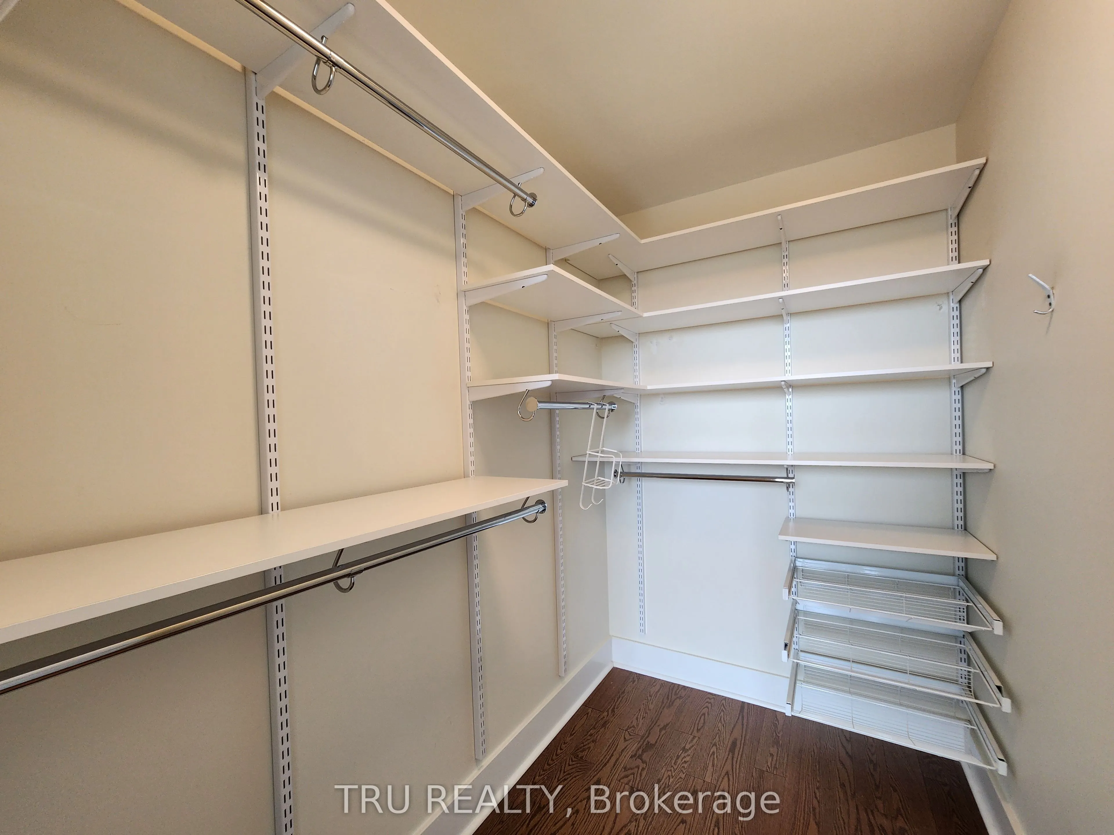 101 Richmond Road, #609