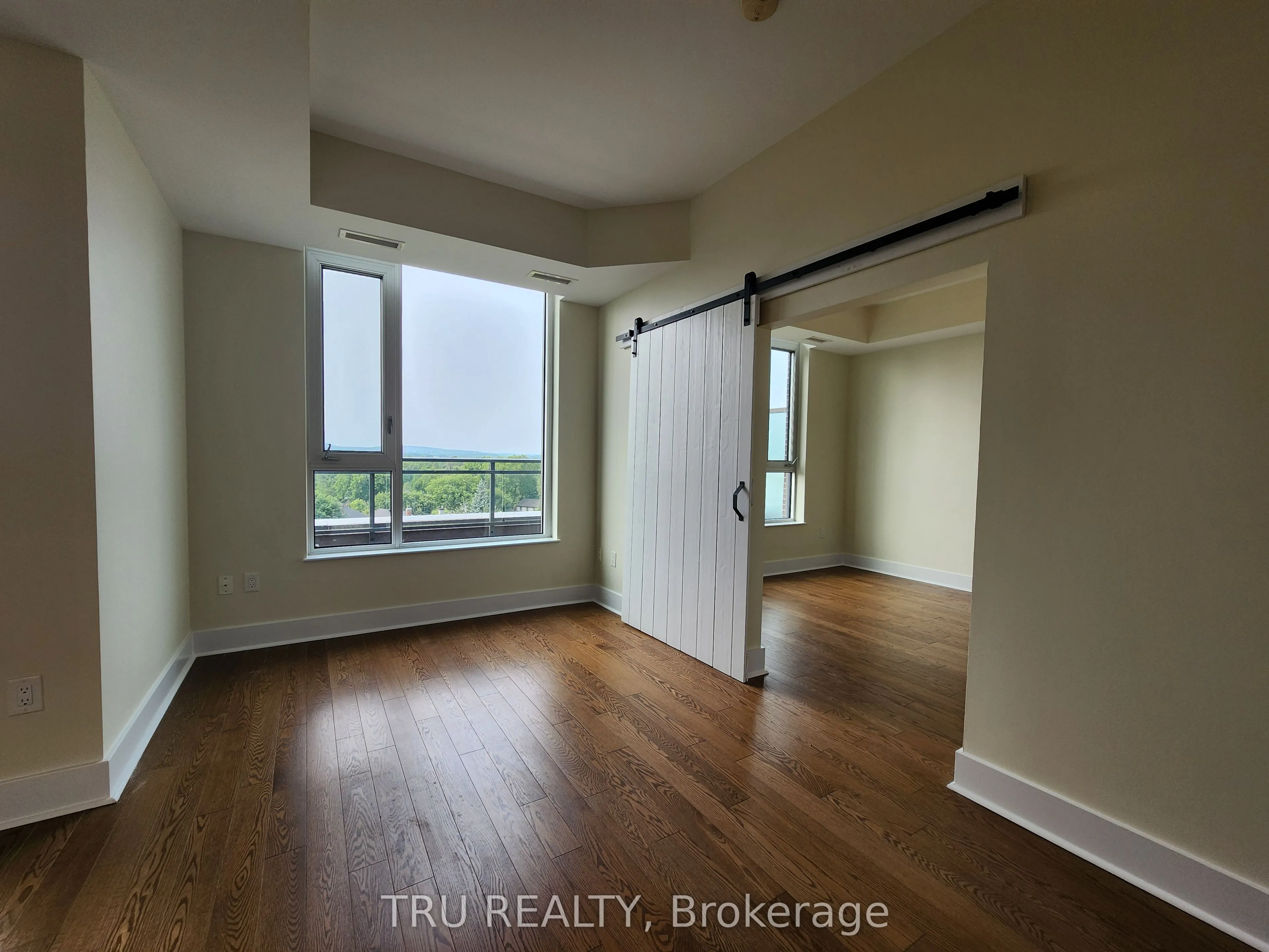 101 Richmond Road, #609