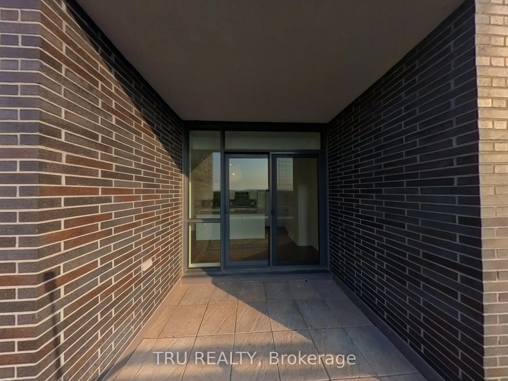 101 Richmond Road, #609