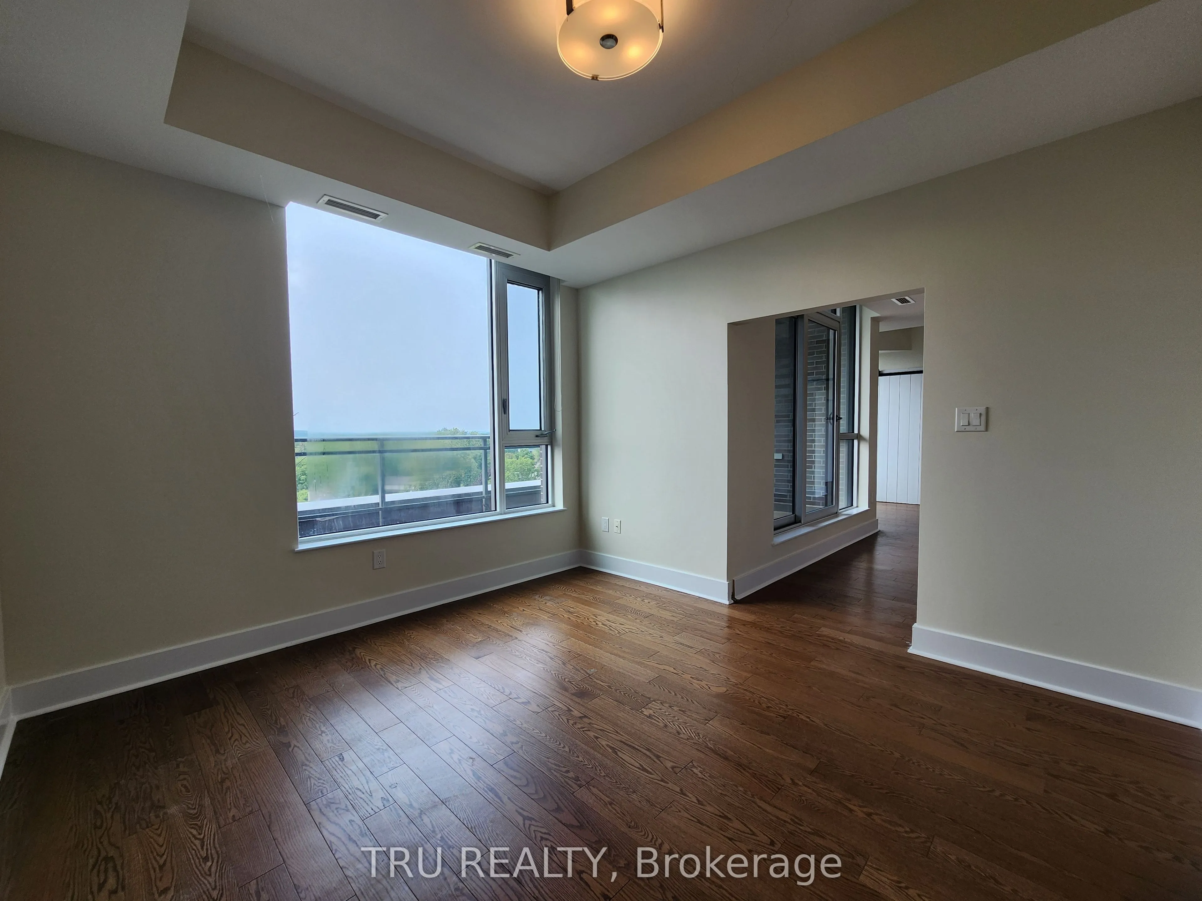 101 Richmond Road, #609