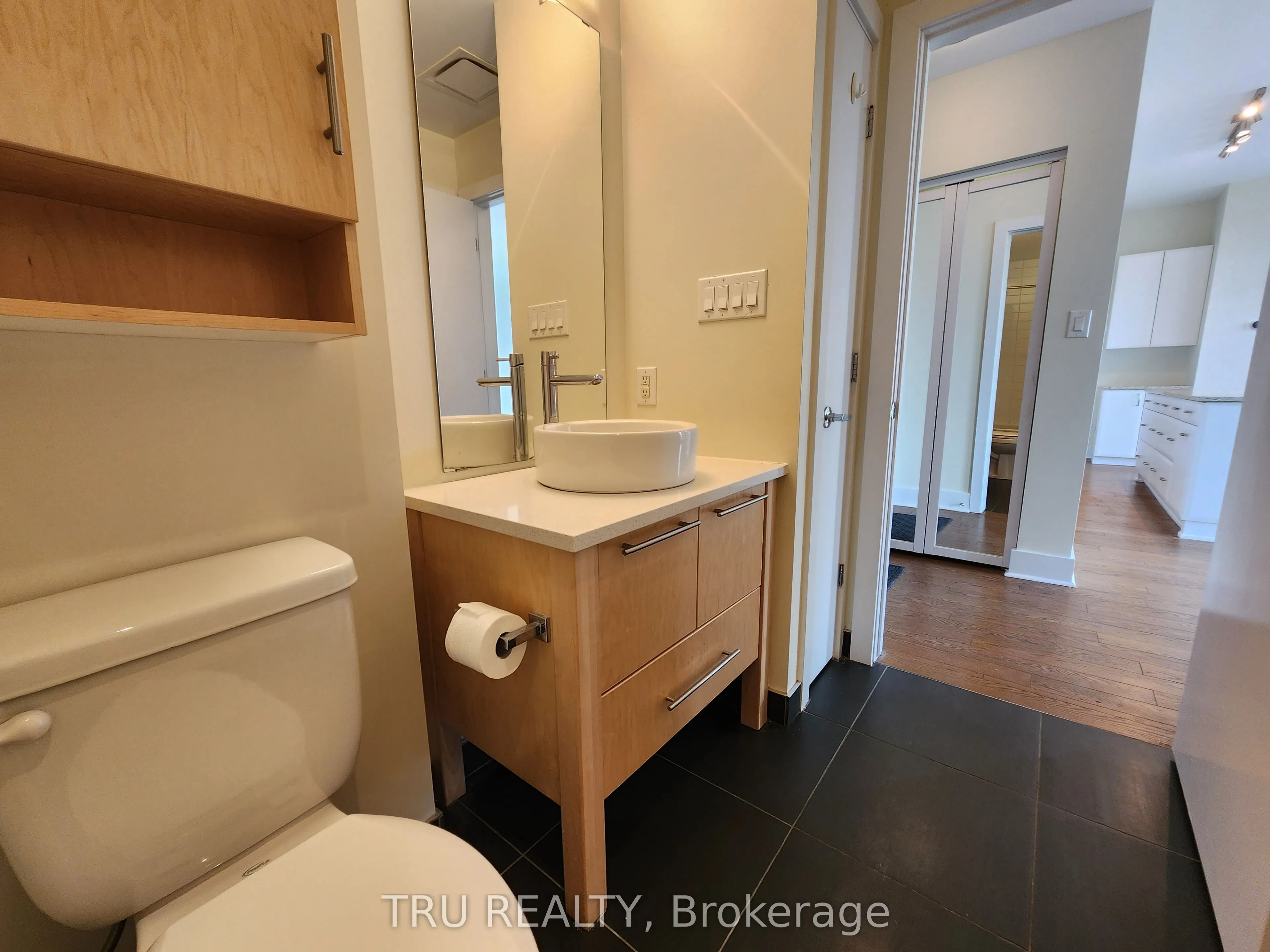 101 Richmond Road, #609