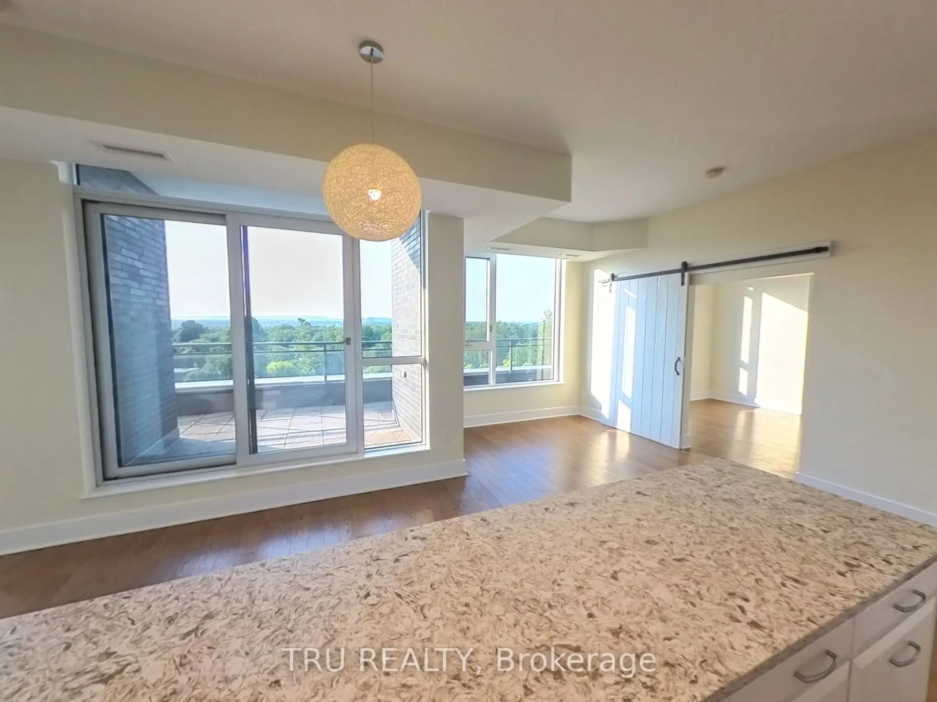 101 Richmond Road, #609