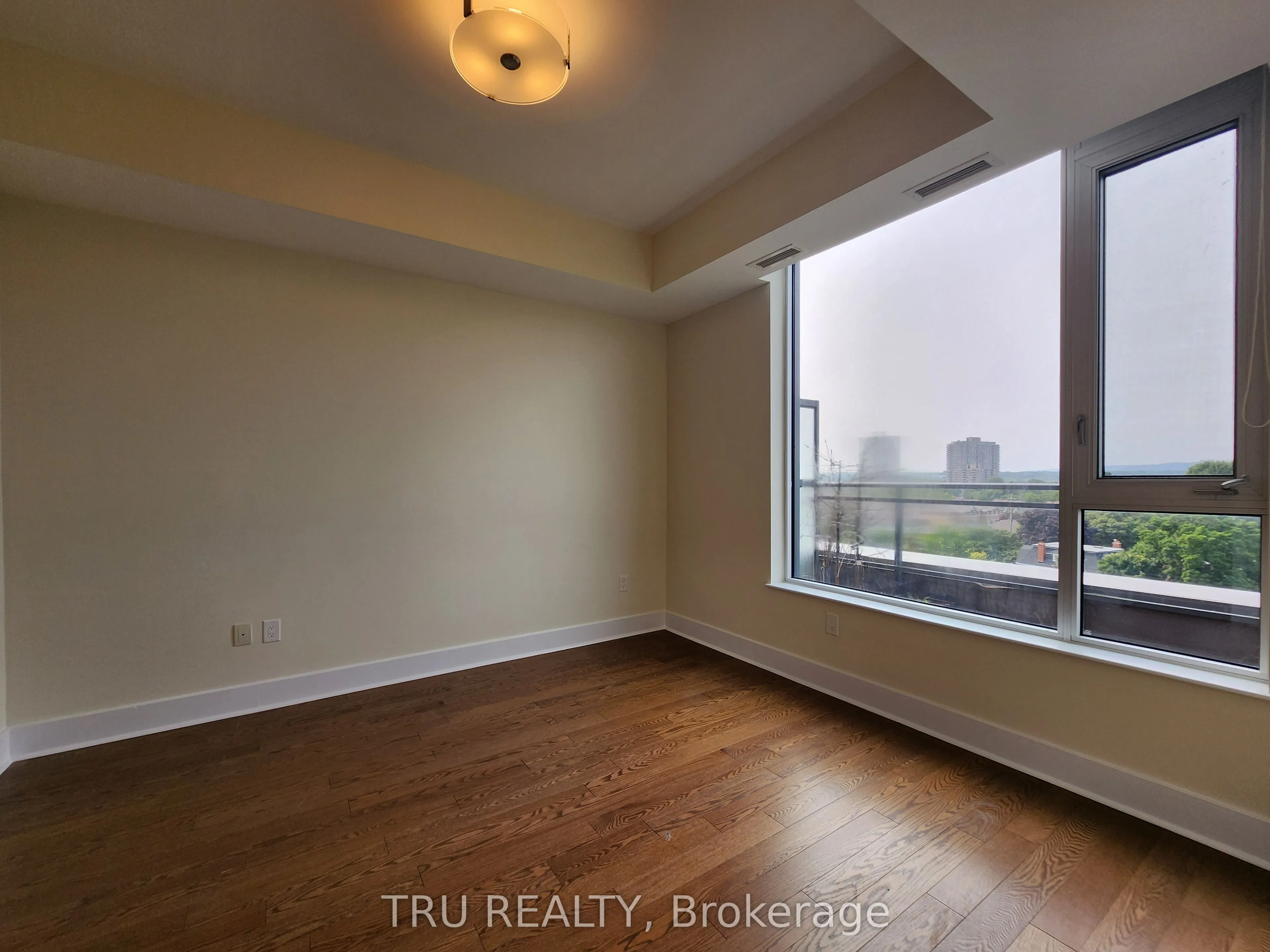 101 Richmond Road, #609