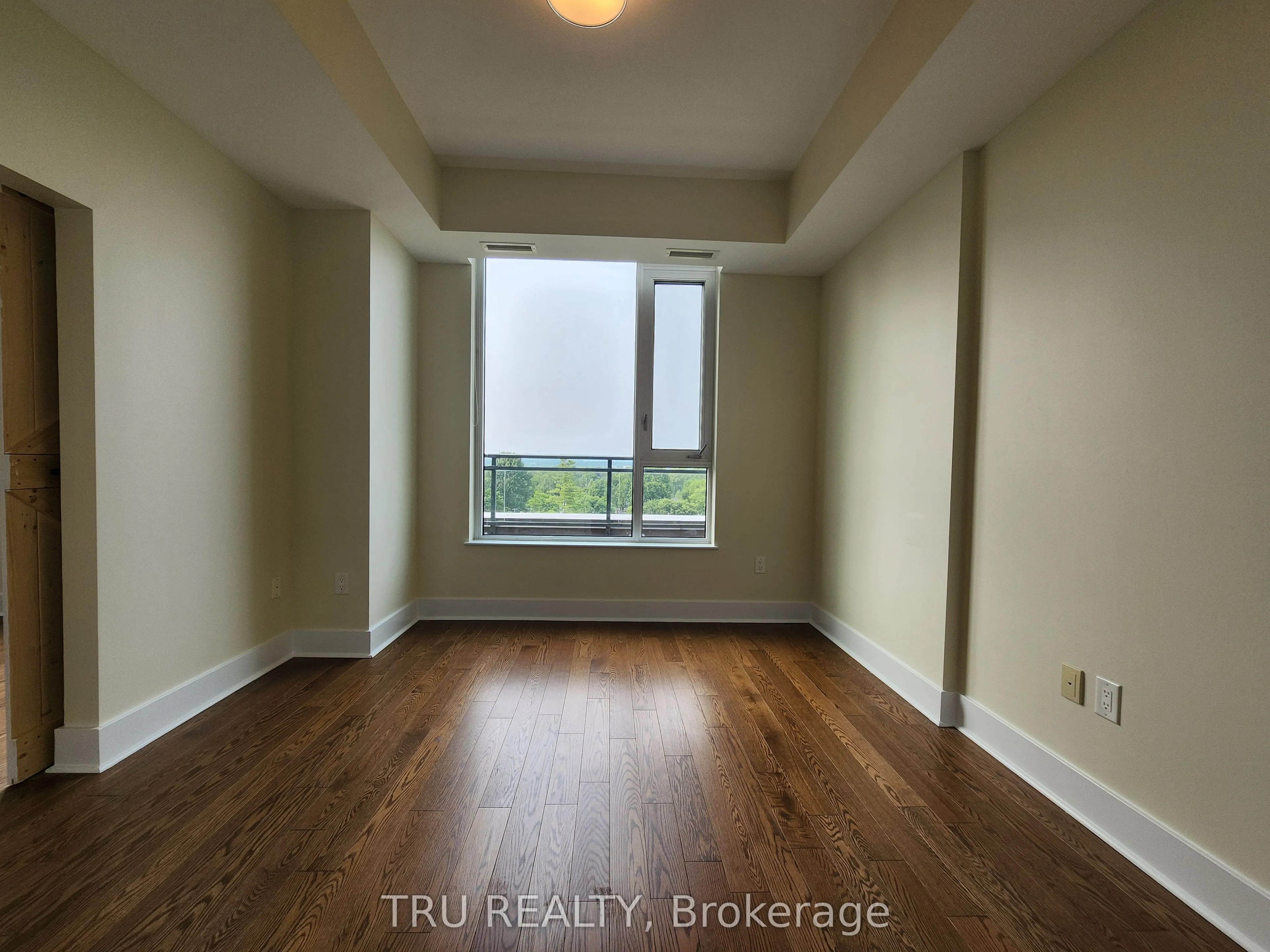 101 Richmond Road, #609