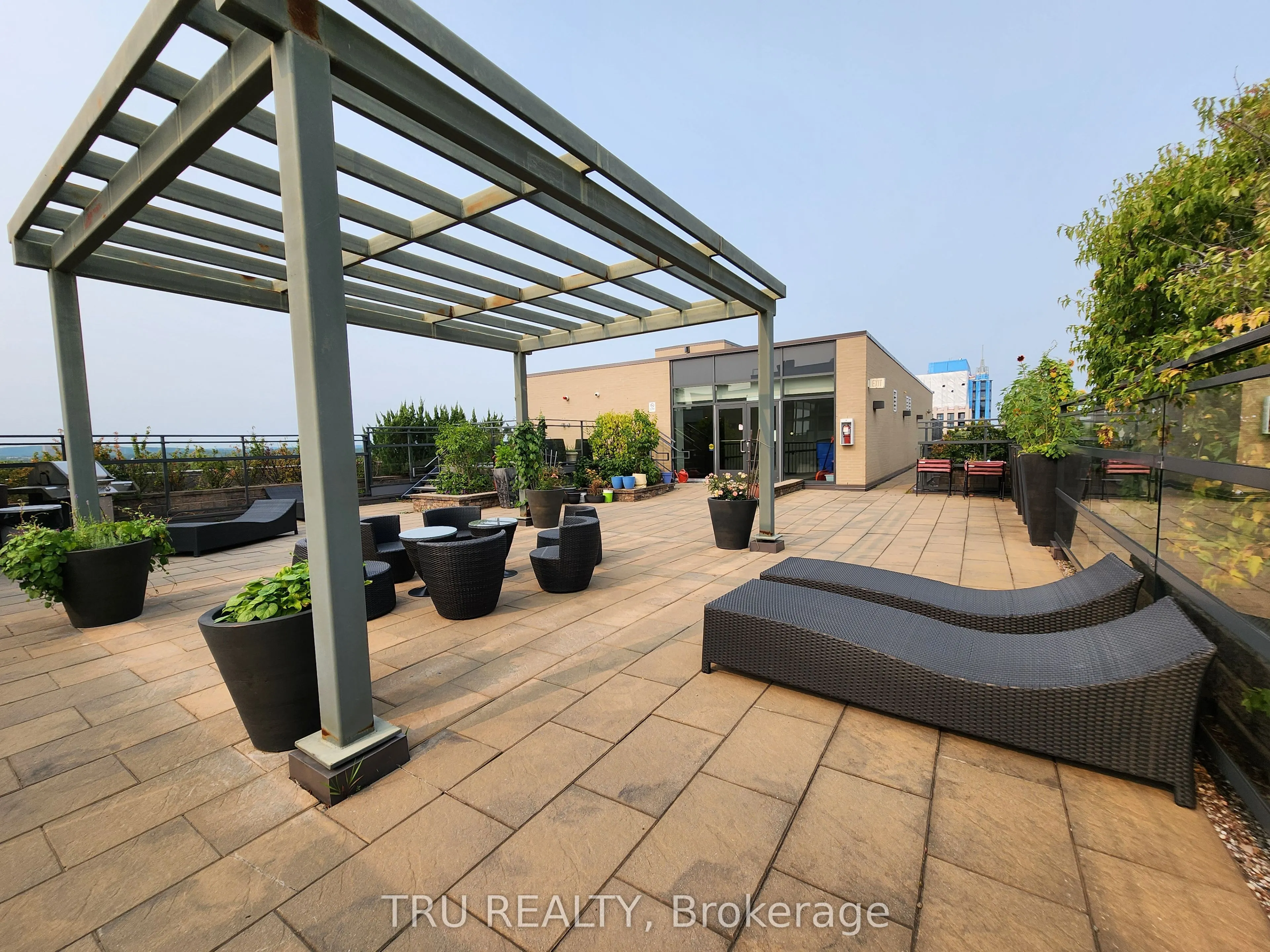 101 Richmond Road, #609