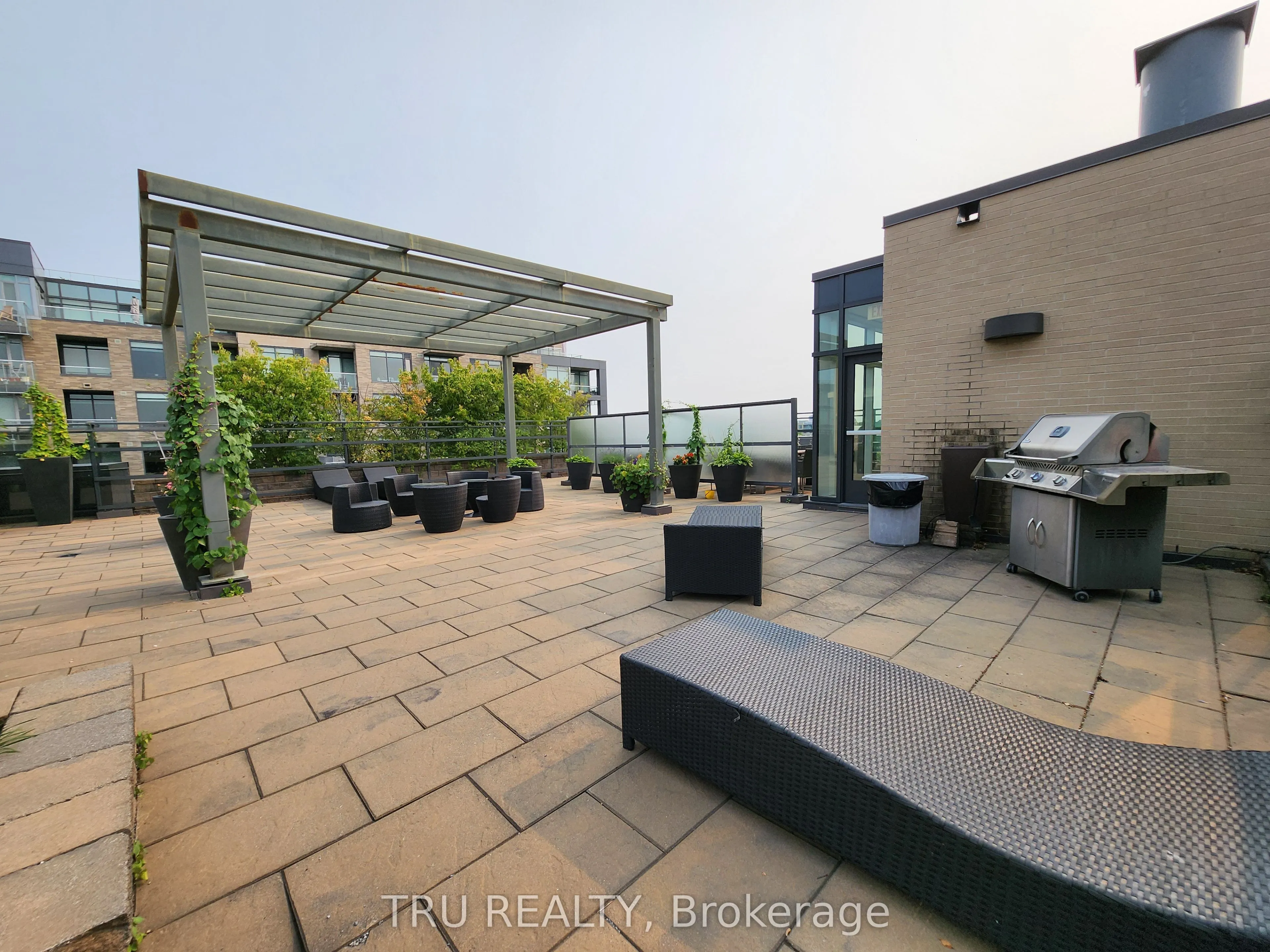101 Richmond Road, #609