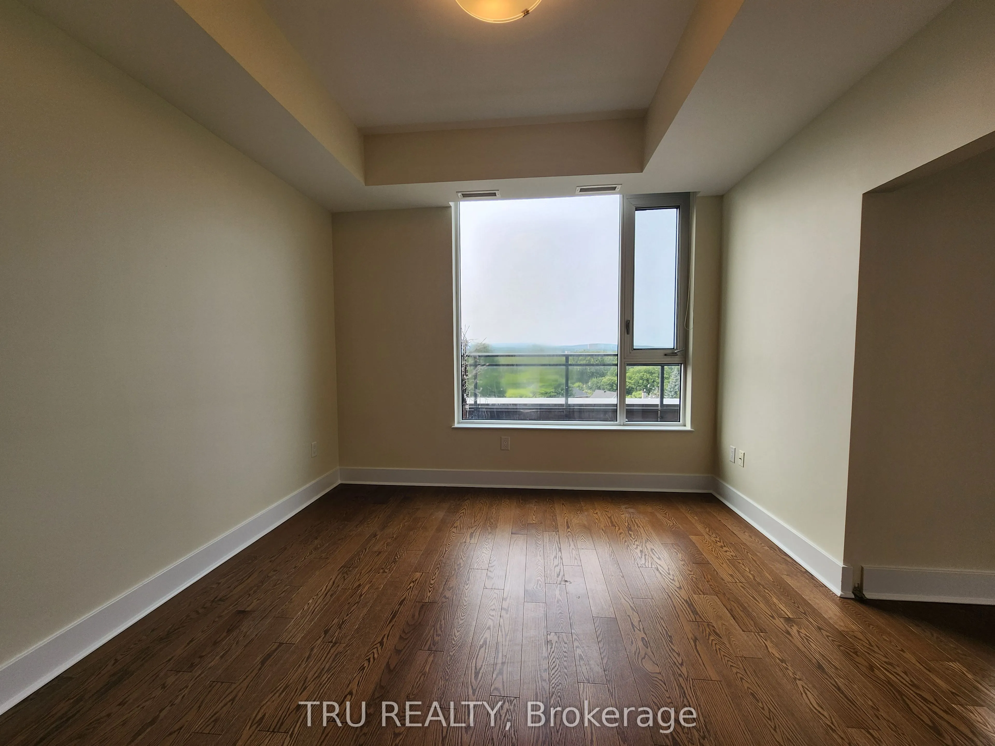 101 Richmond Road, #609