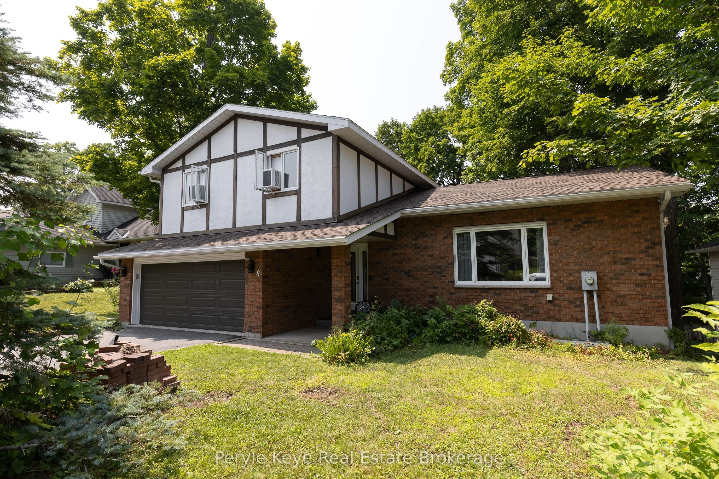 8 Shaw Crescent