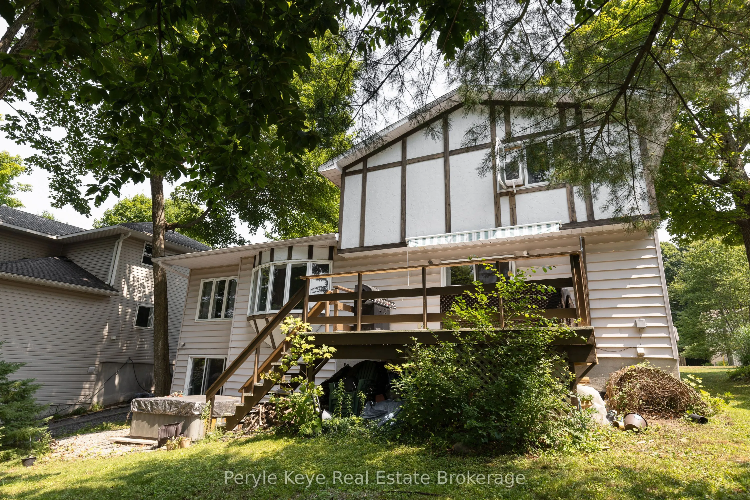 8 Shaw Crescent