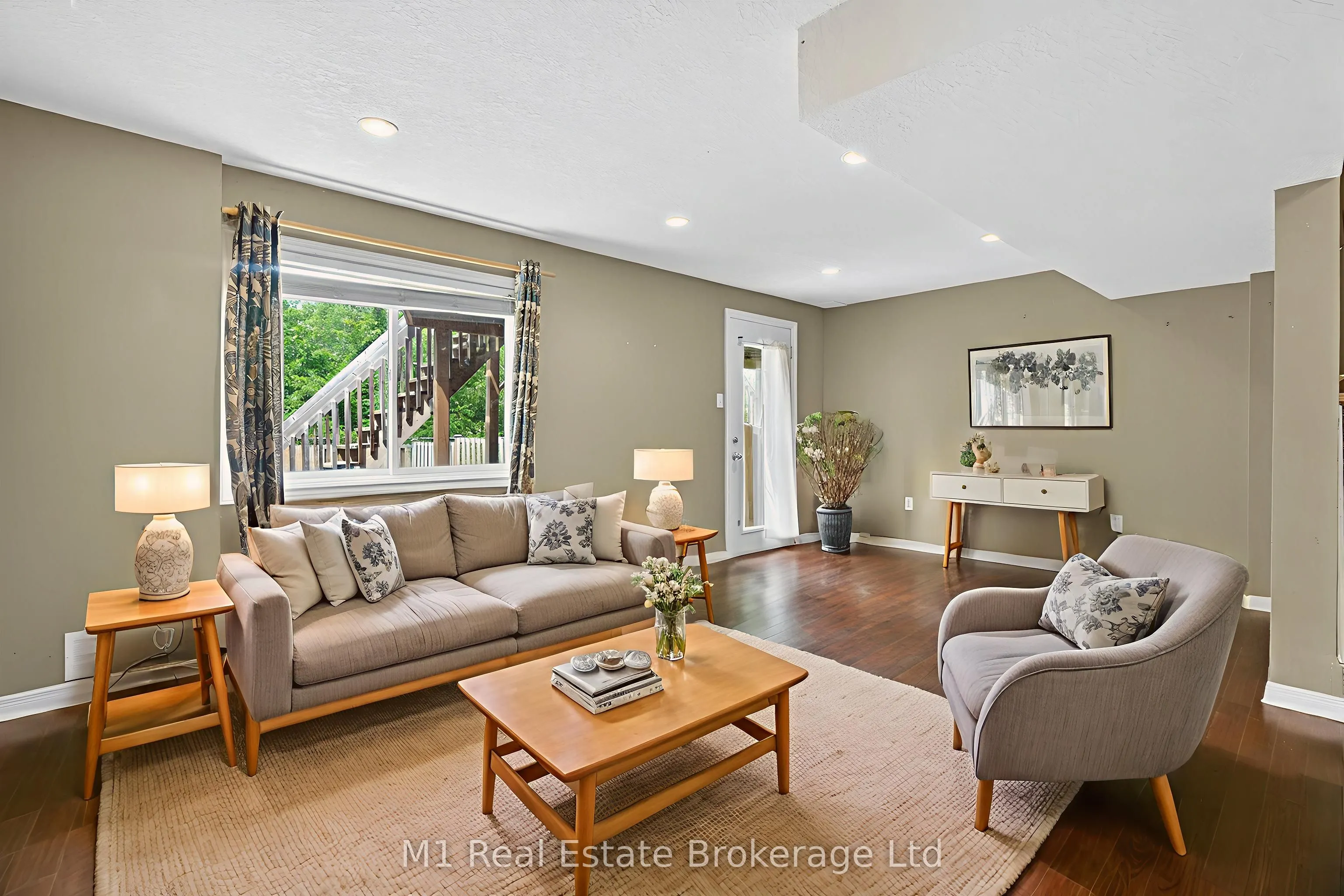 112 Chesterton Lane