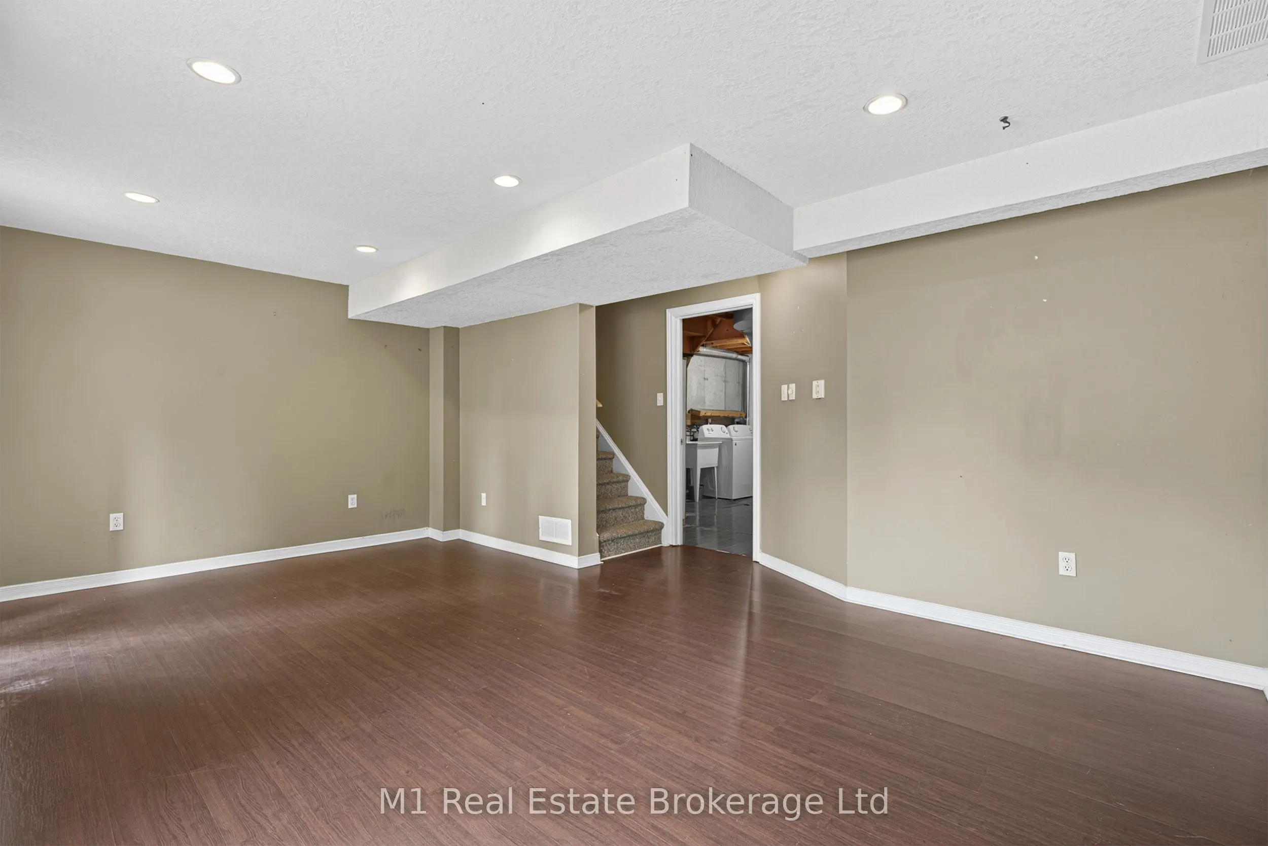 112 Chesterton Lane