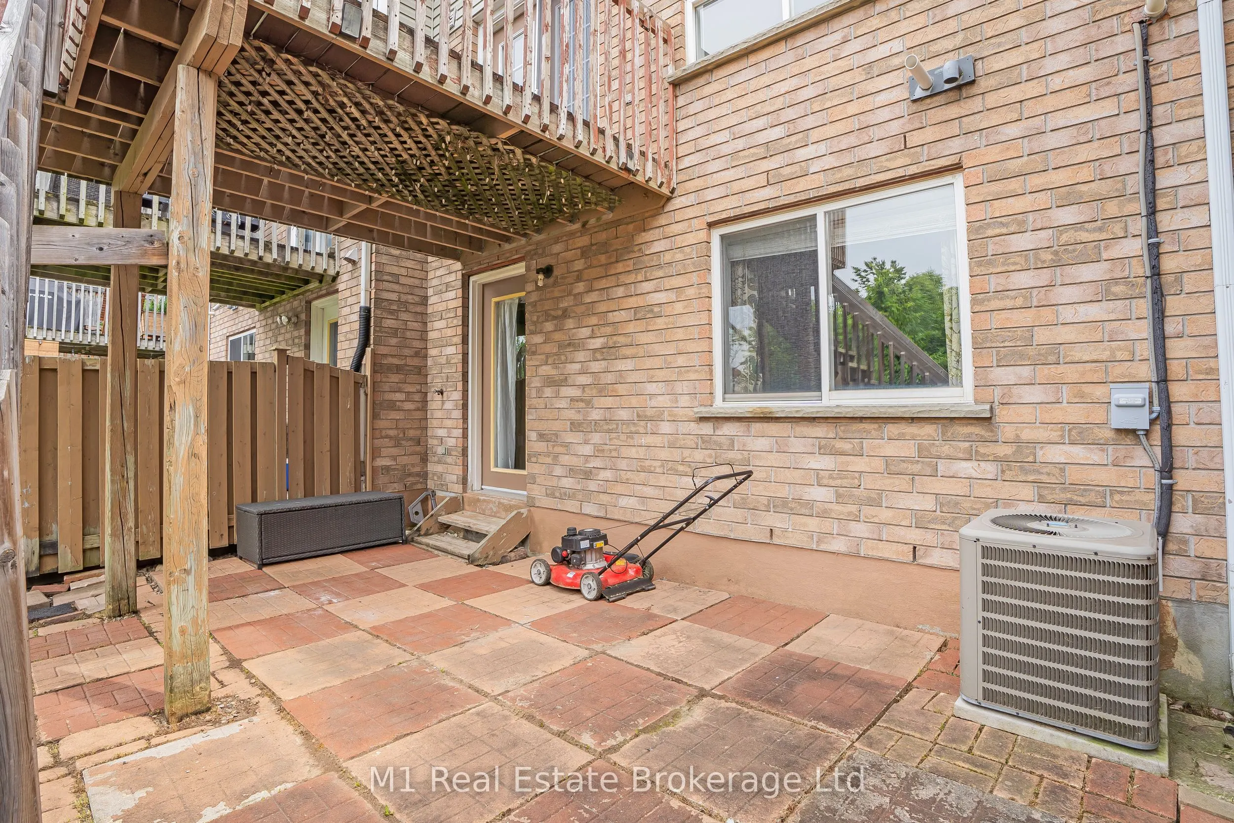 112 Chesterton Lane