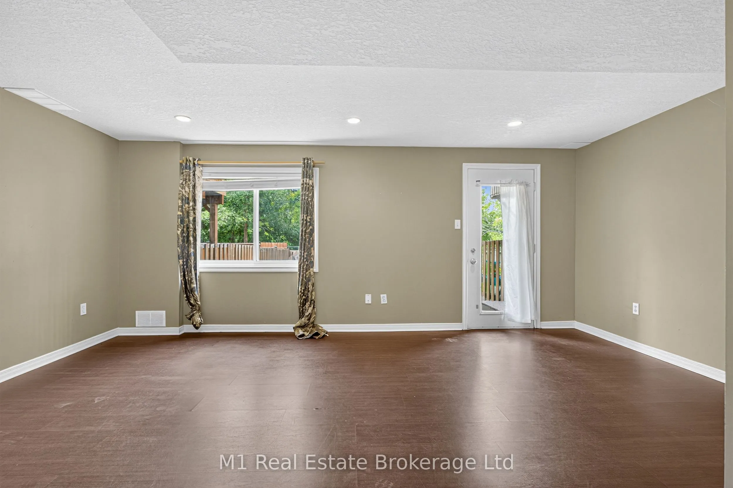 112 Chesterton Lane