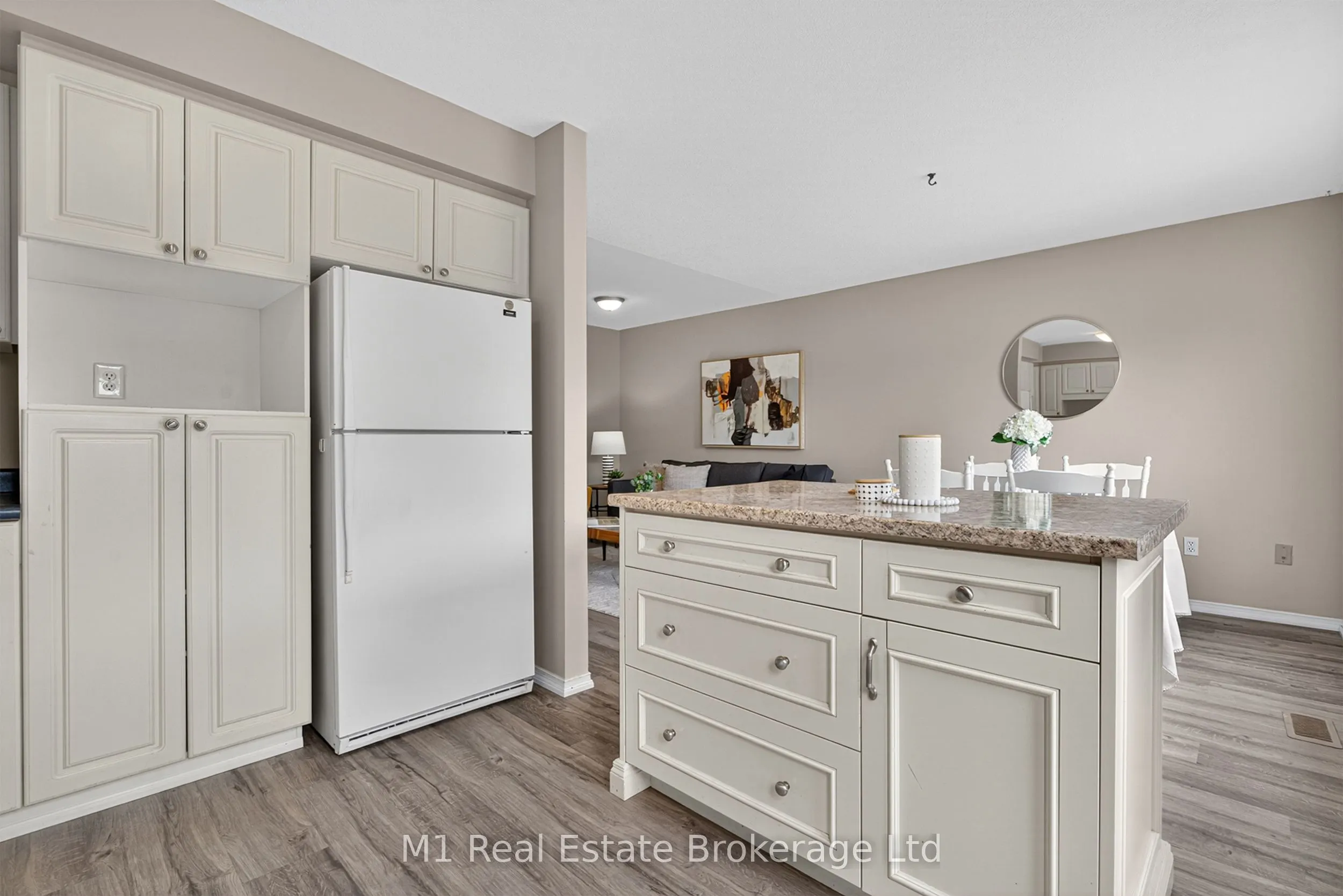 112 Chesterton Lane