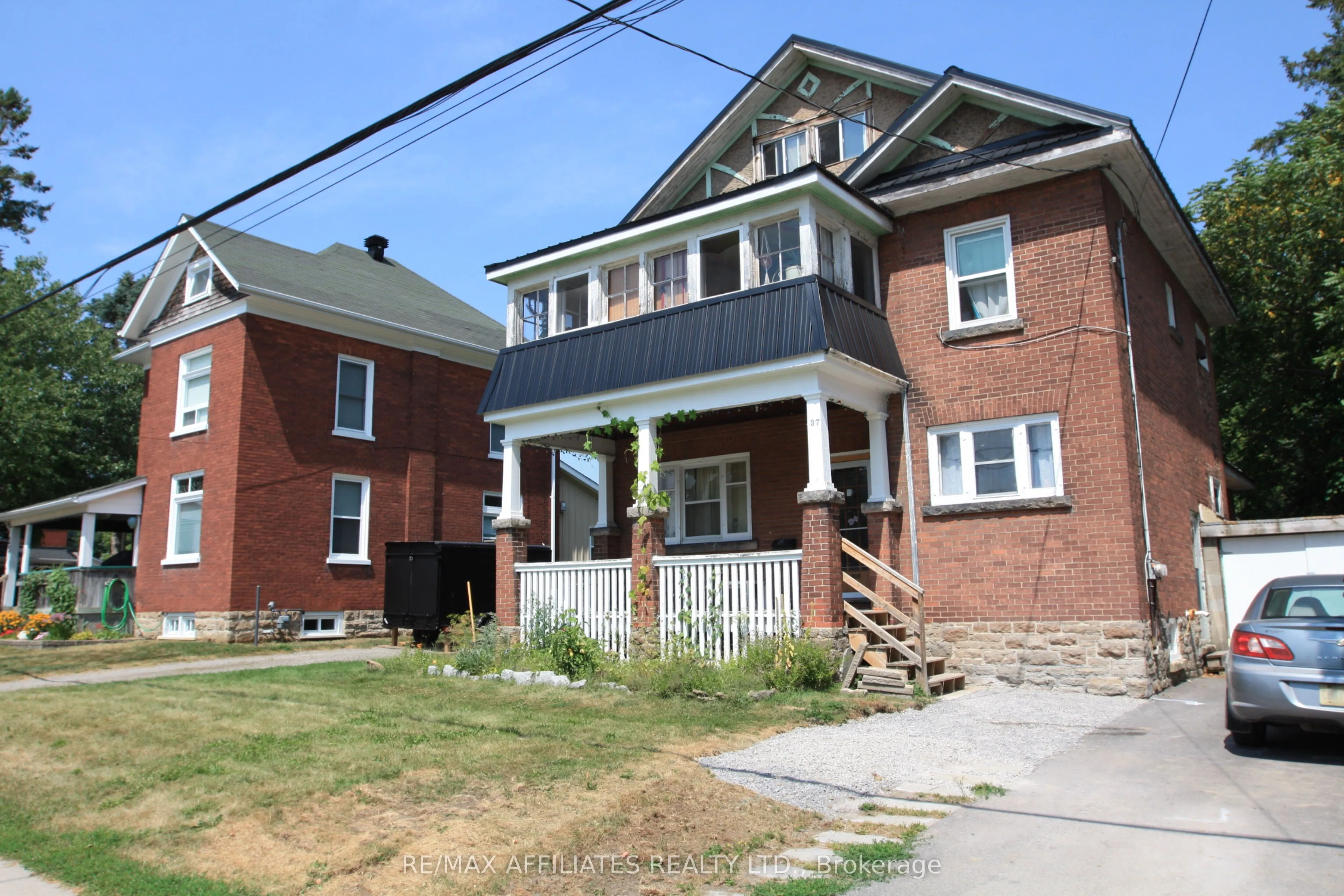 37 Mcgill Street S