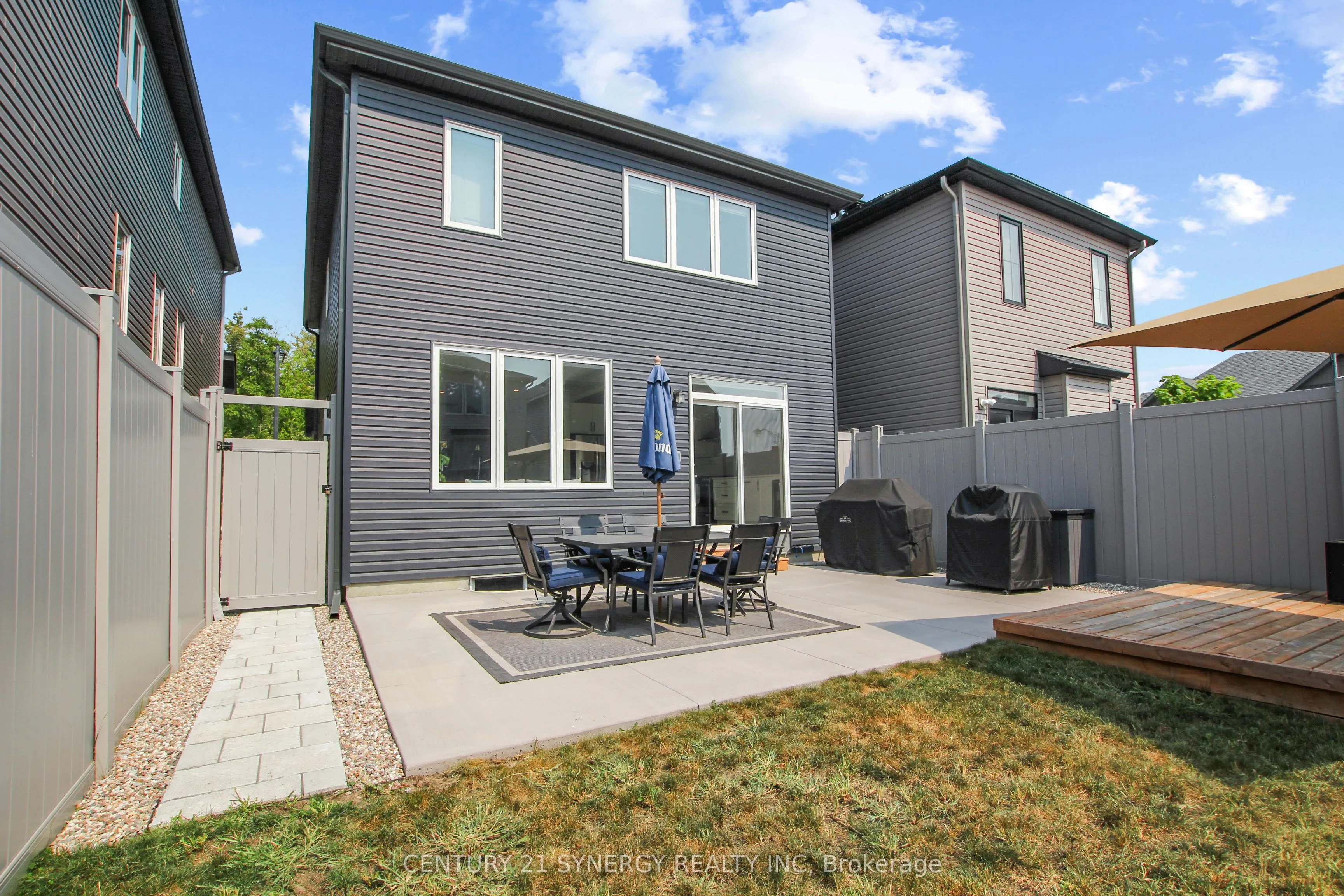 2104 Caltra Crescent