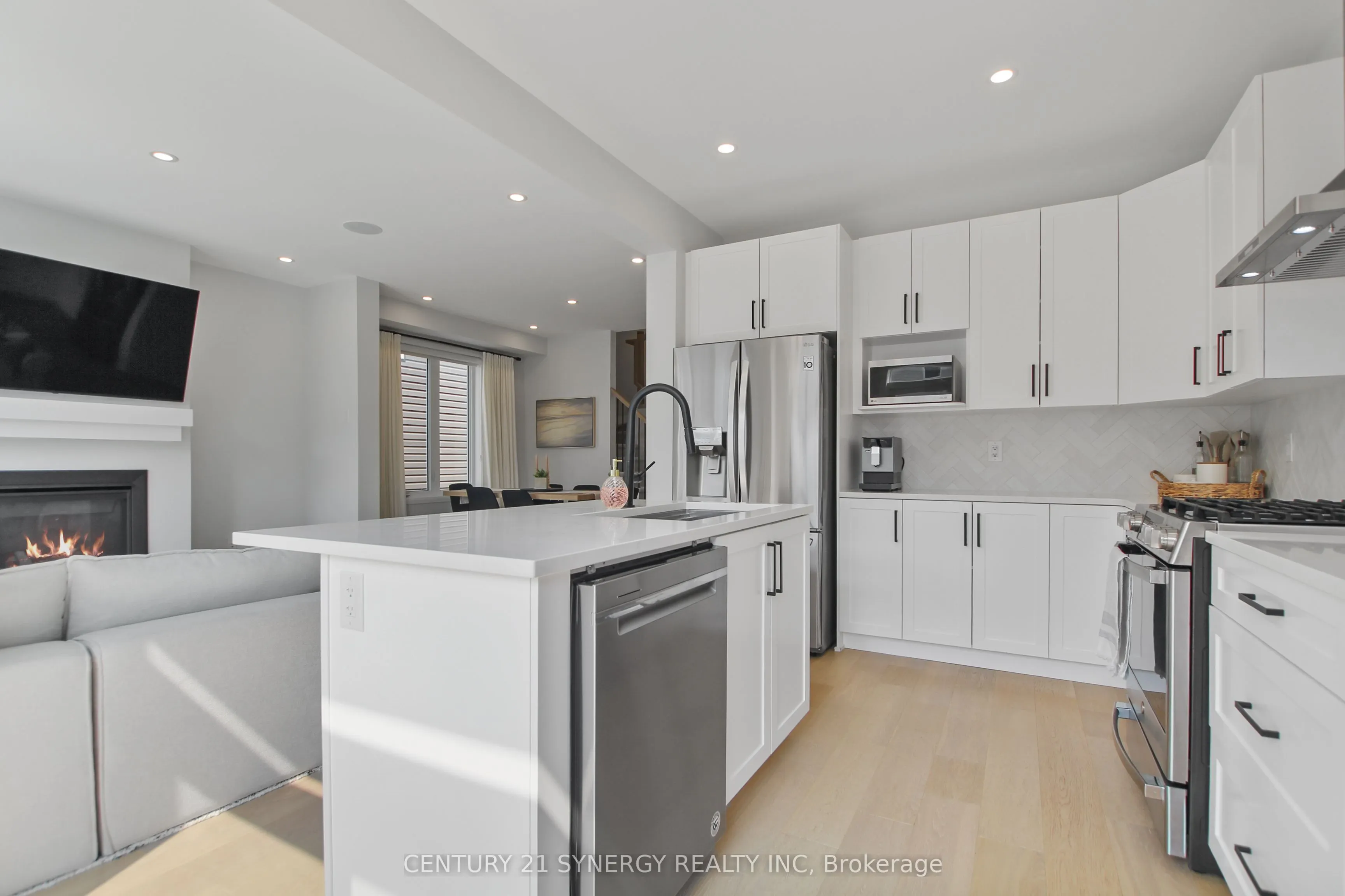 2104 Caltra Crescent