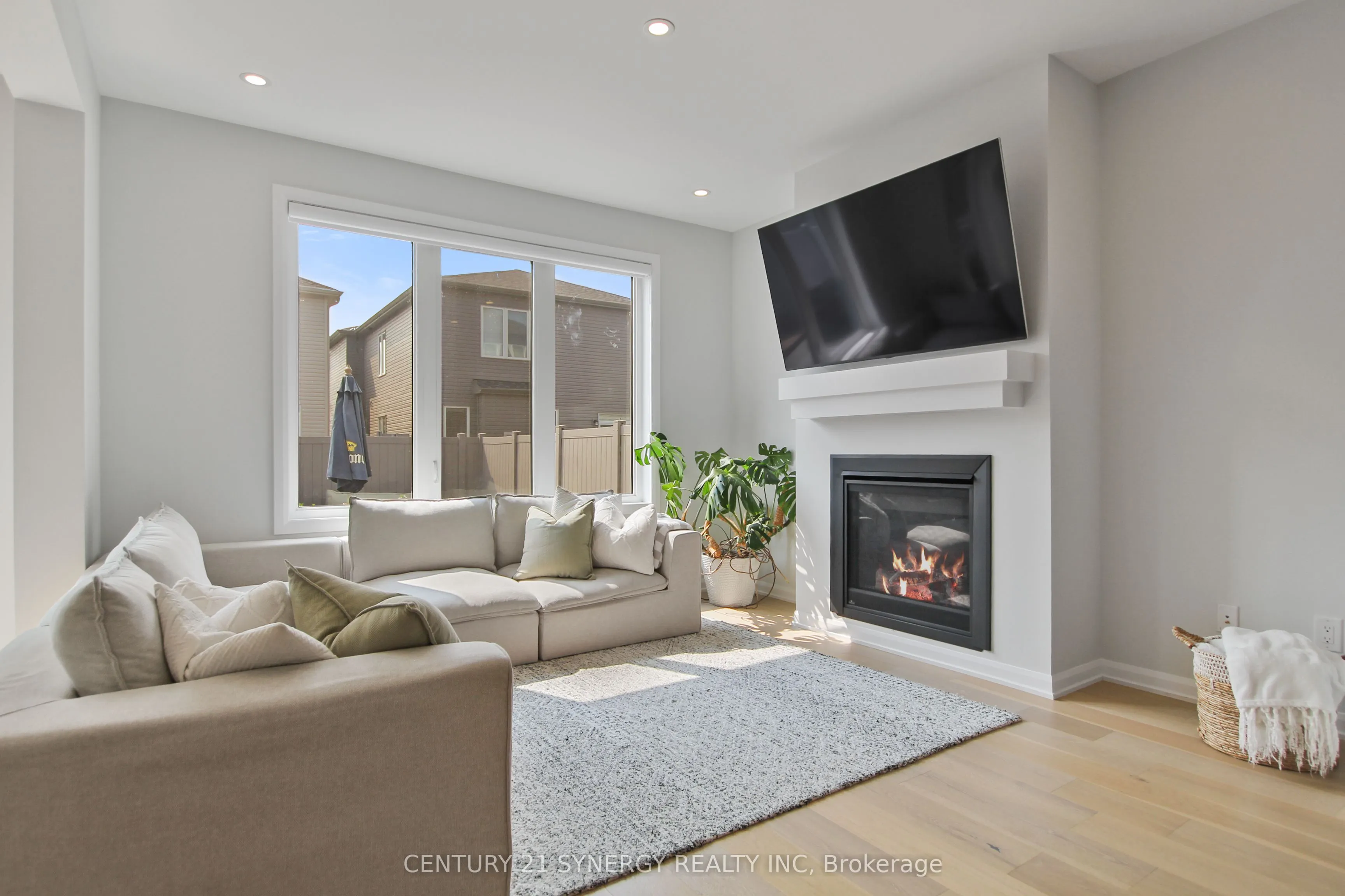 2104 Caltra Crescent