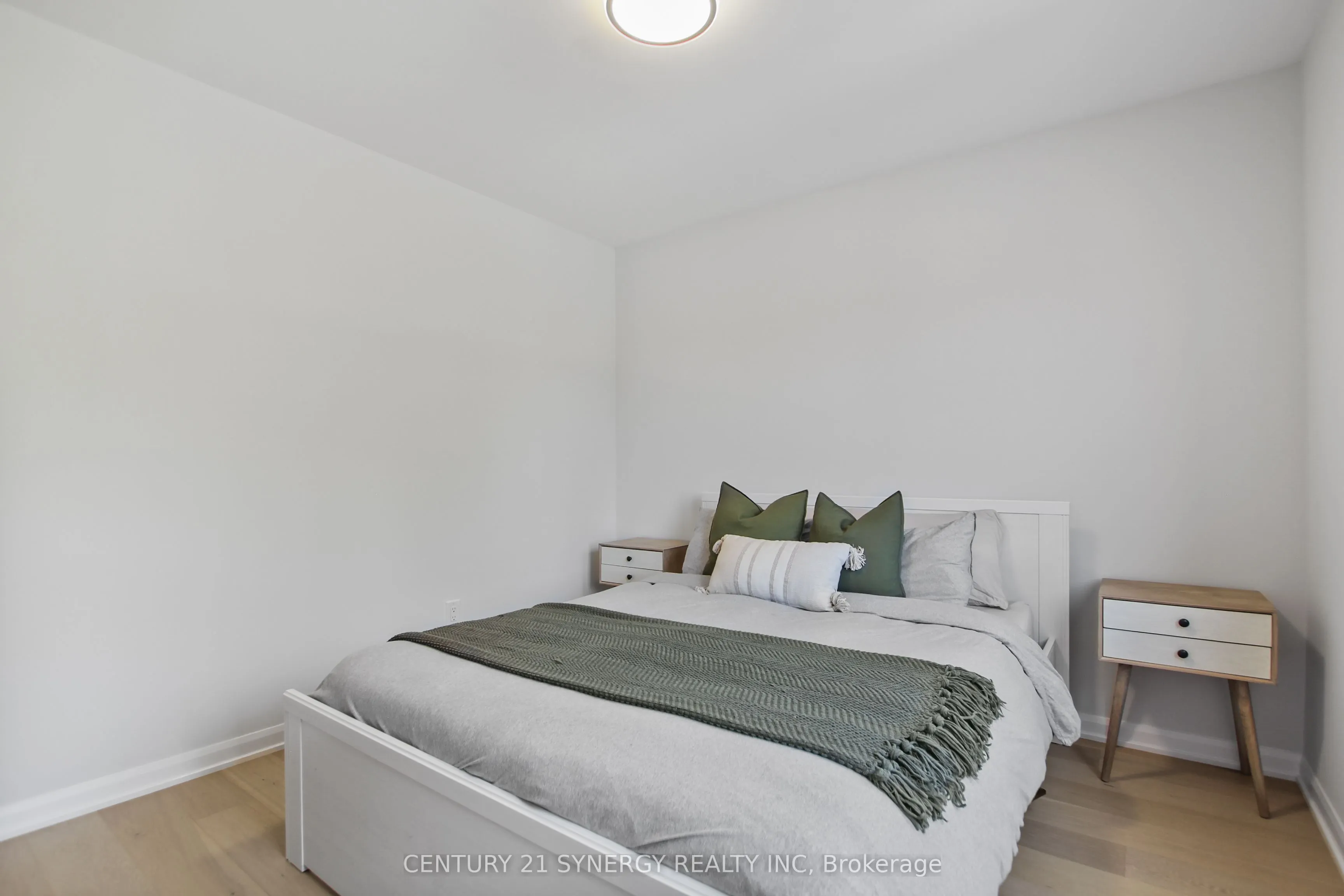 2104 Caltra Crescent