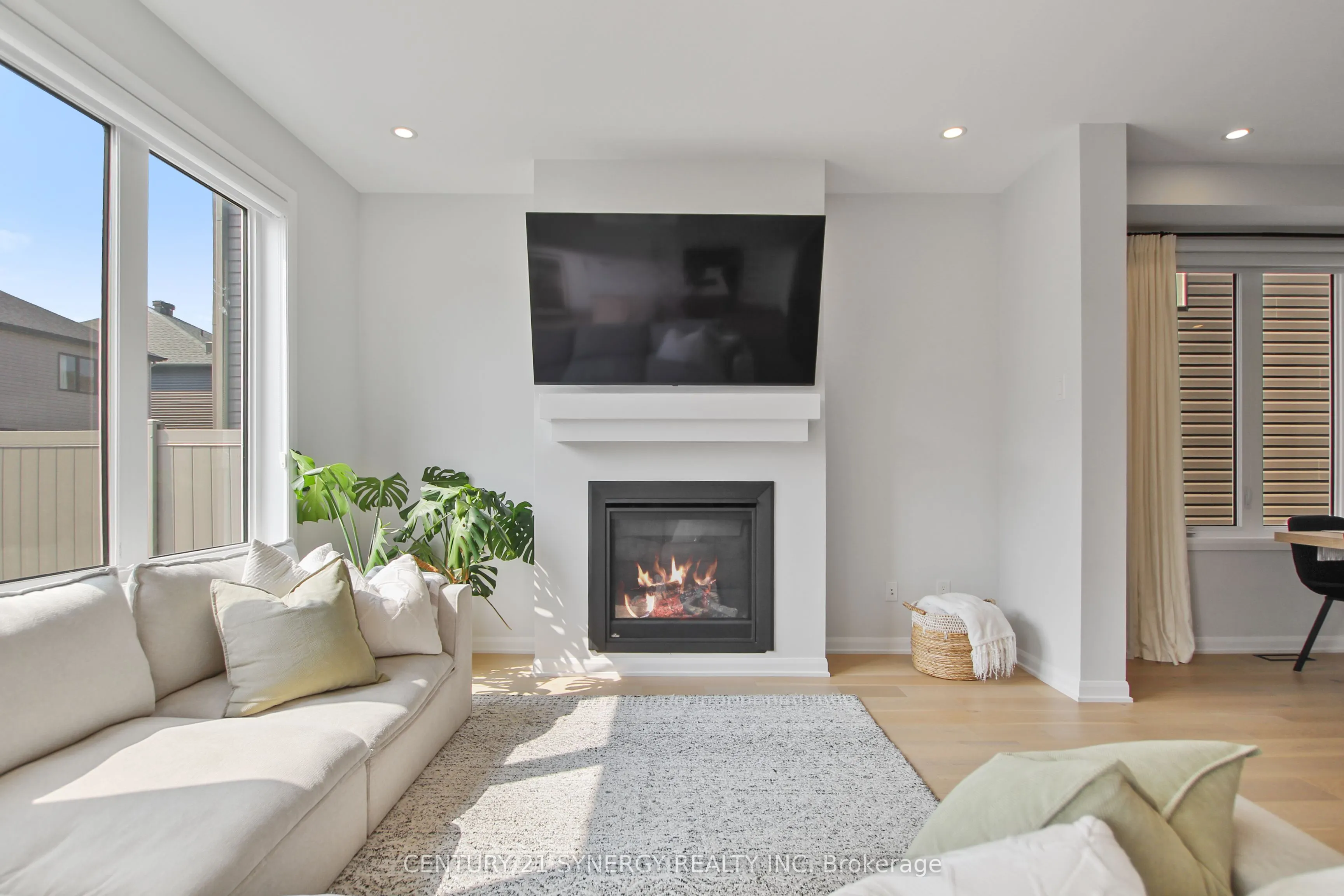 2104 Caltra Crescent