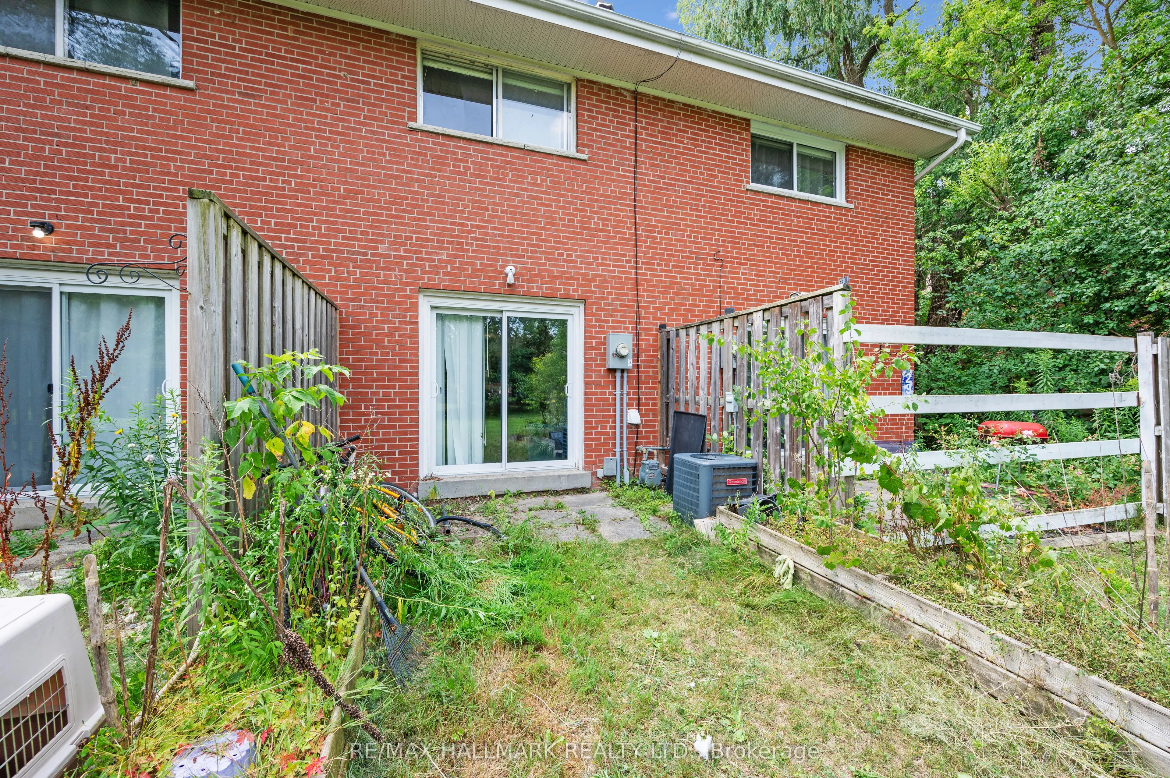 288 Westcourt Place, #25