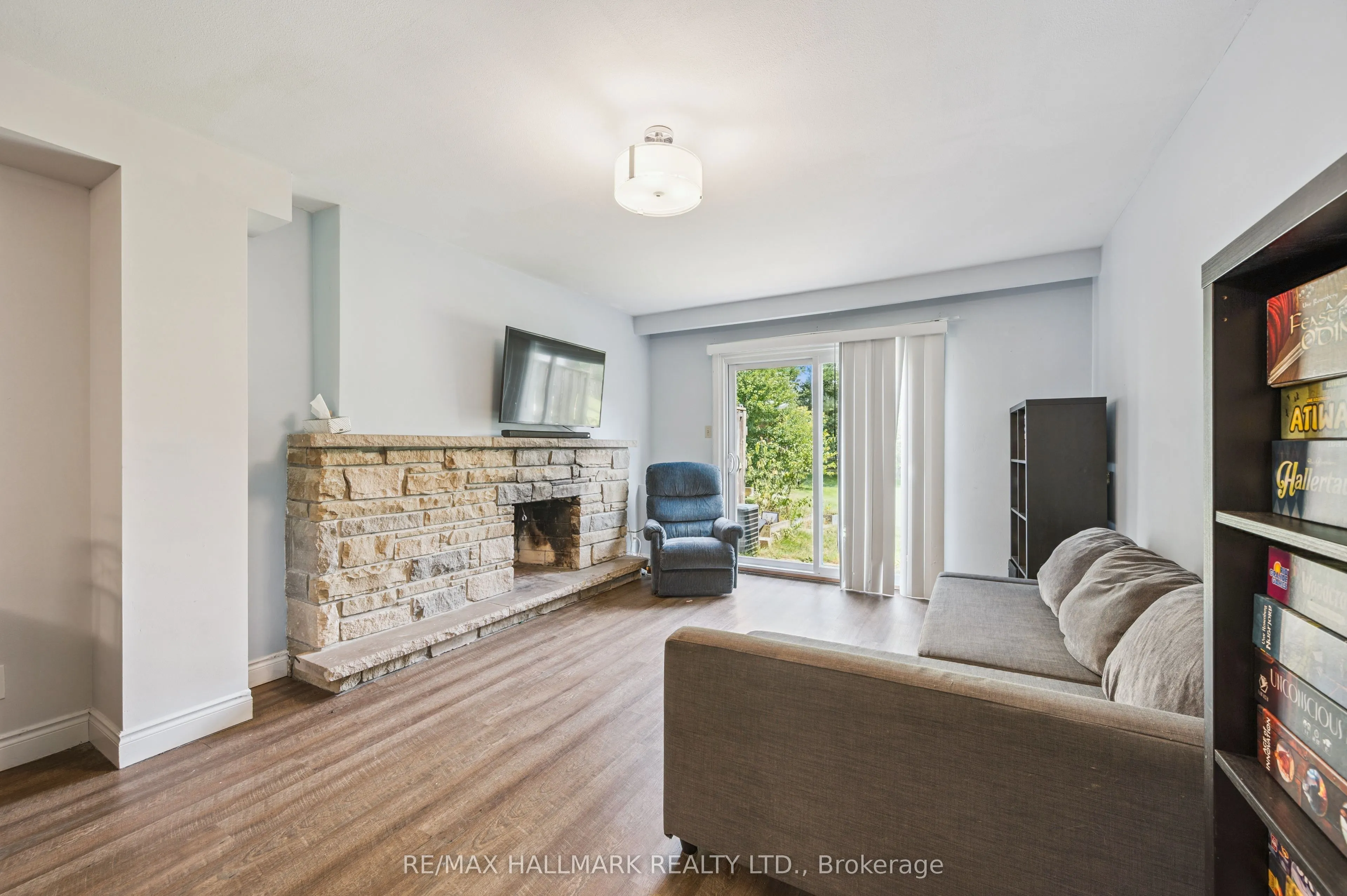 288 Westcourt Place, #25