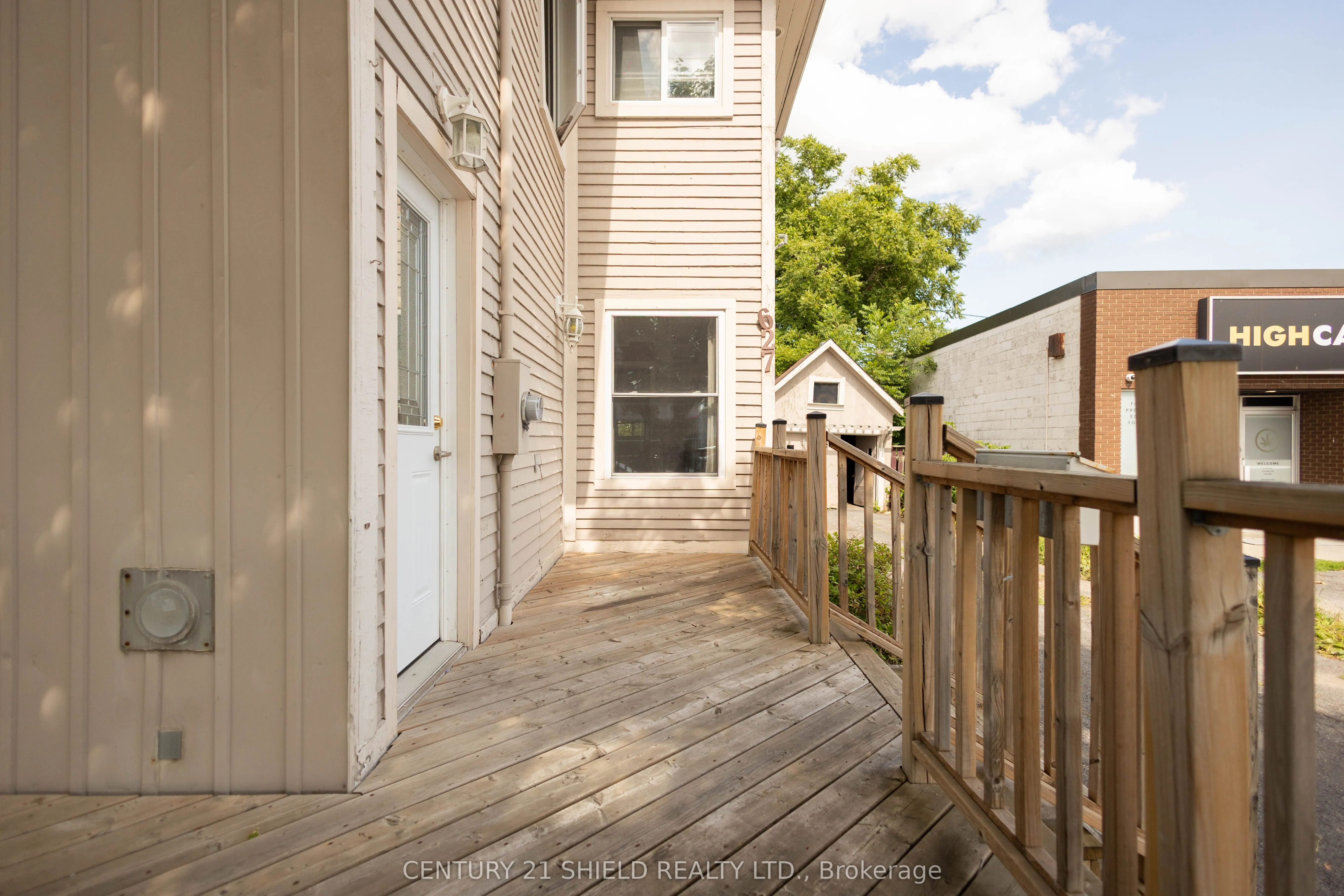 627 Pitt Street