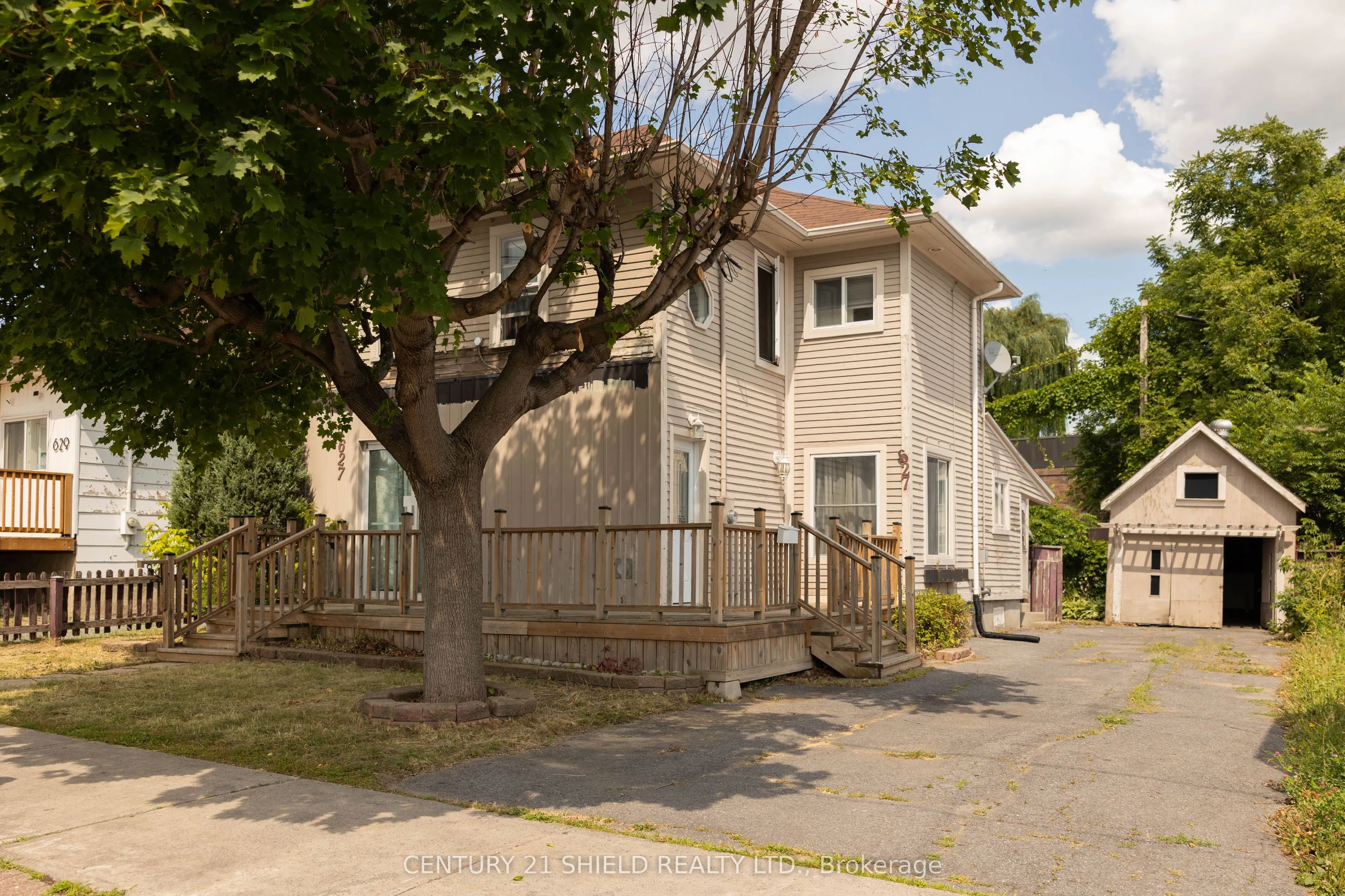 627 Pitt Street