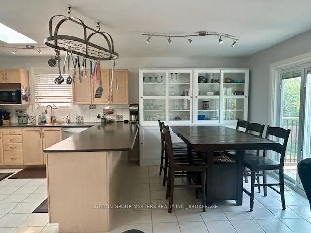 1393 Fisher Crescent