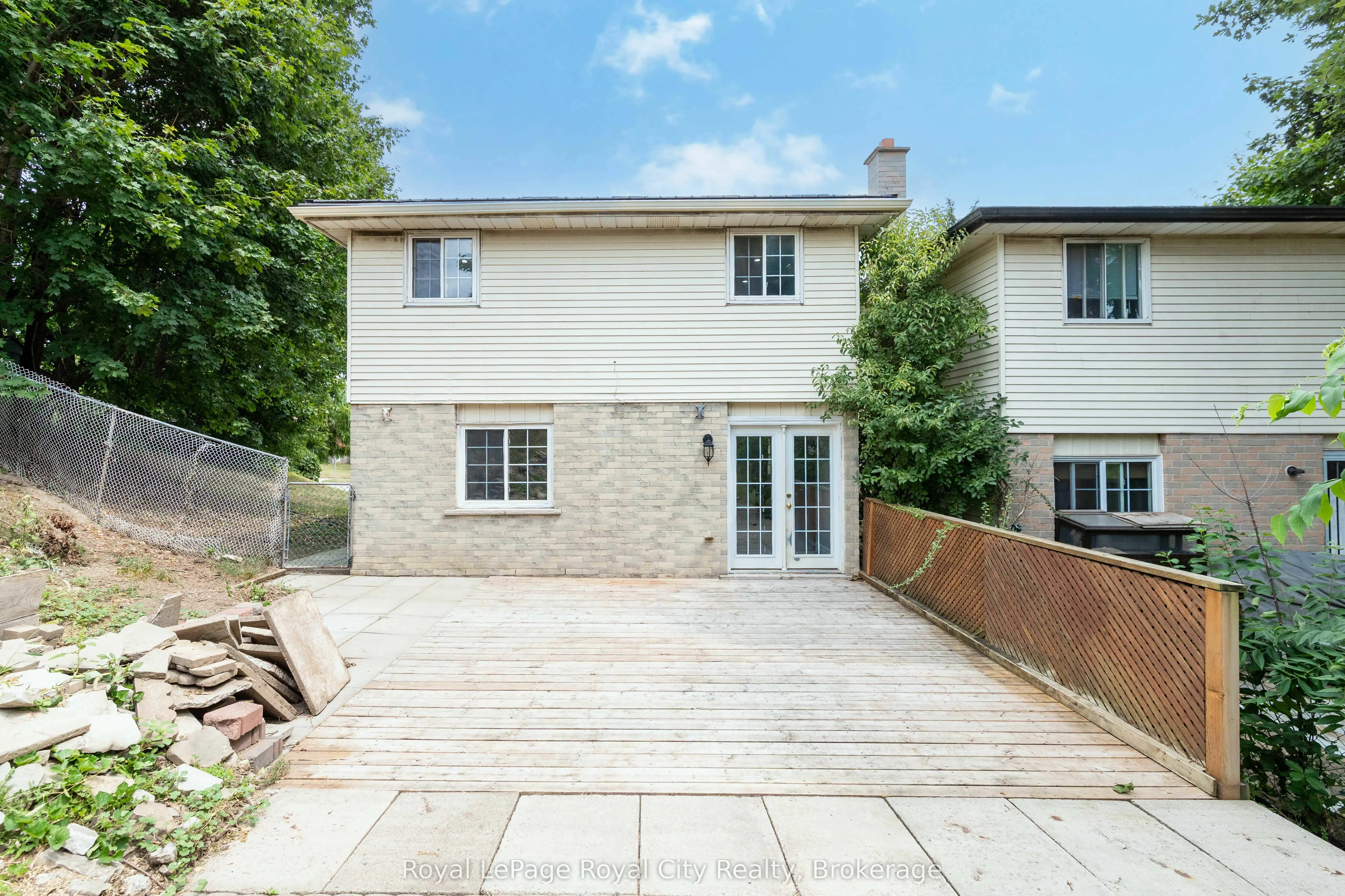 691 College Avenue W
